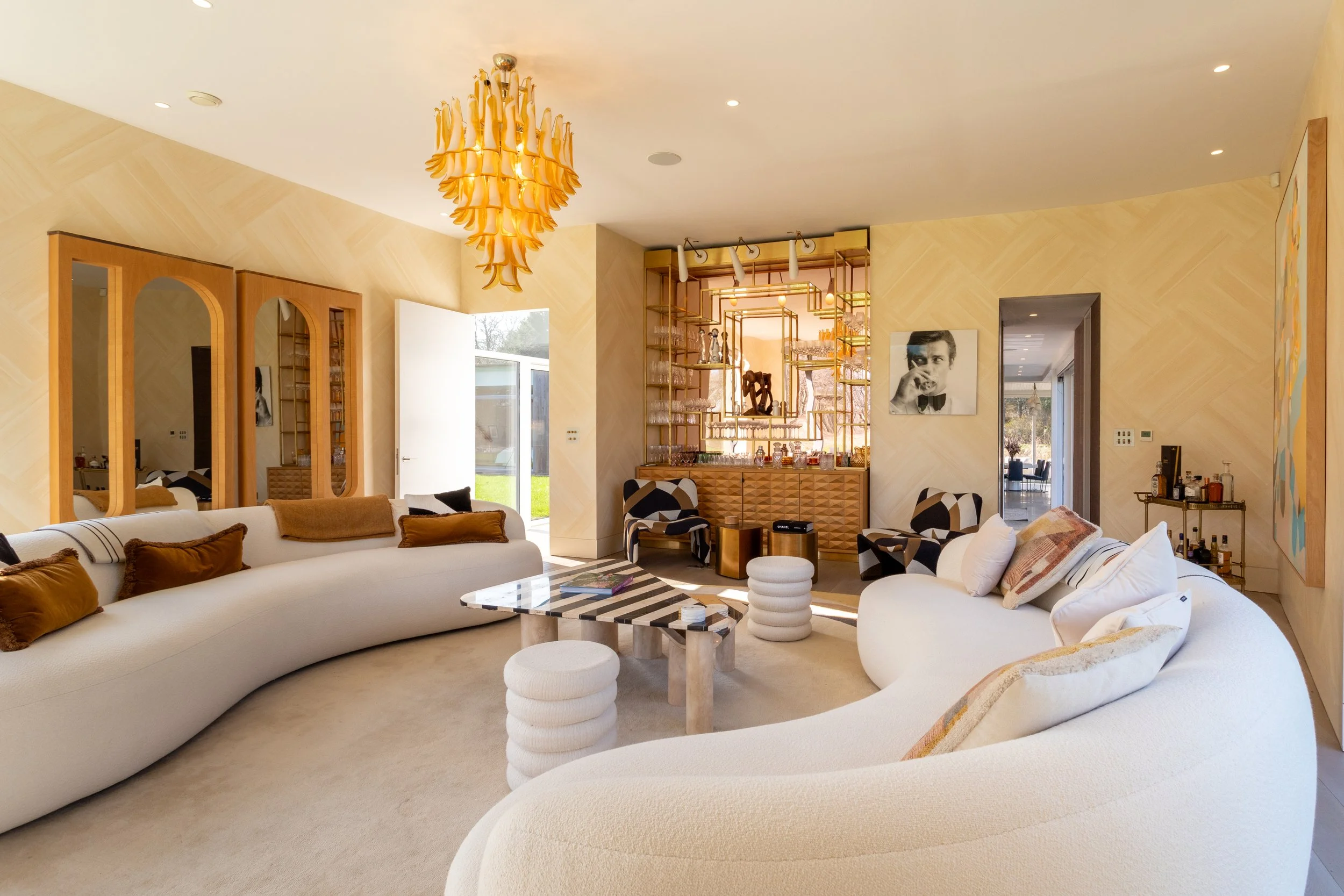 Location Creation:Bel Air:Bar room.jpg