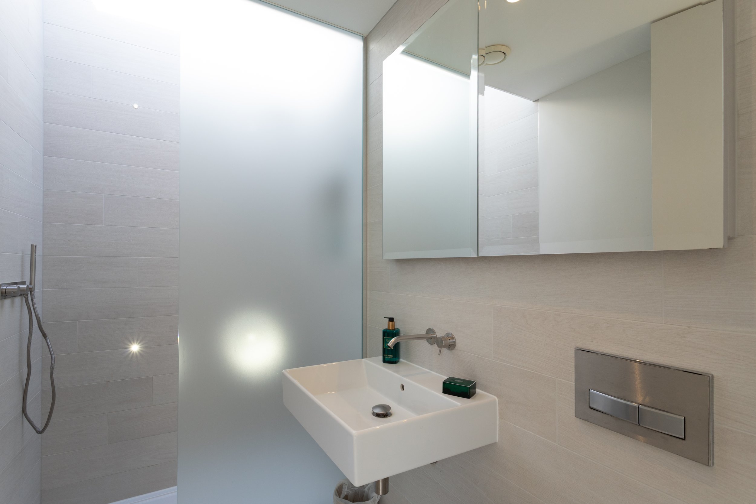 Location Creation:Bel Air:ensuite 6.jpg