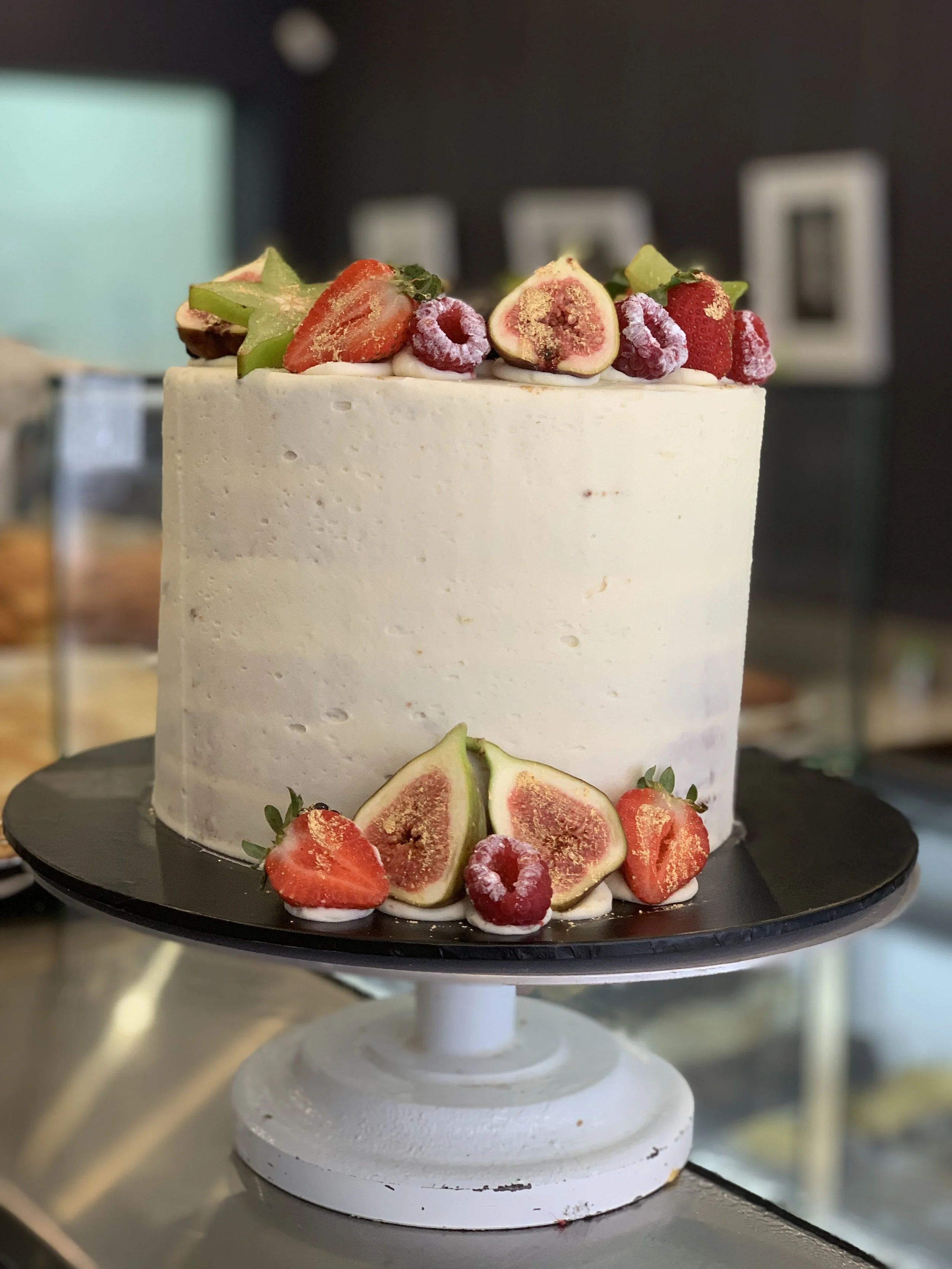 Frutopia Naked Cake