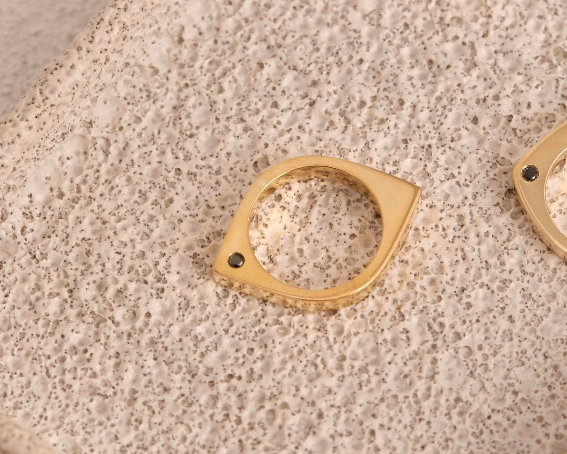 20211208_RAULTJEWELLERY_MENS_2283_webready.jpg