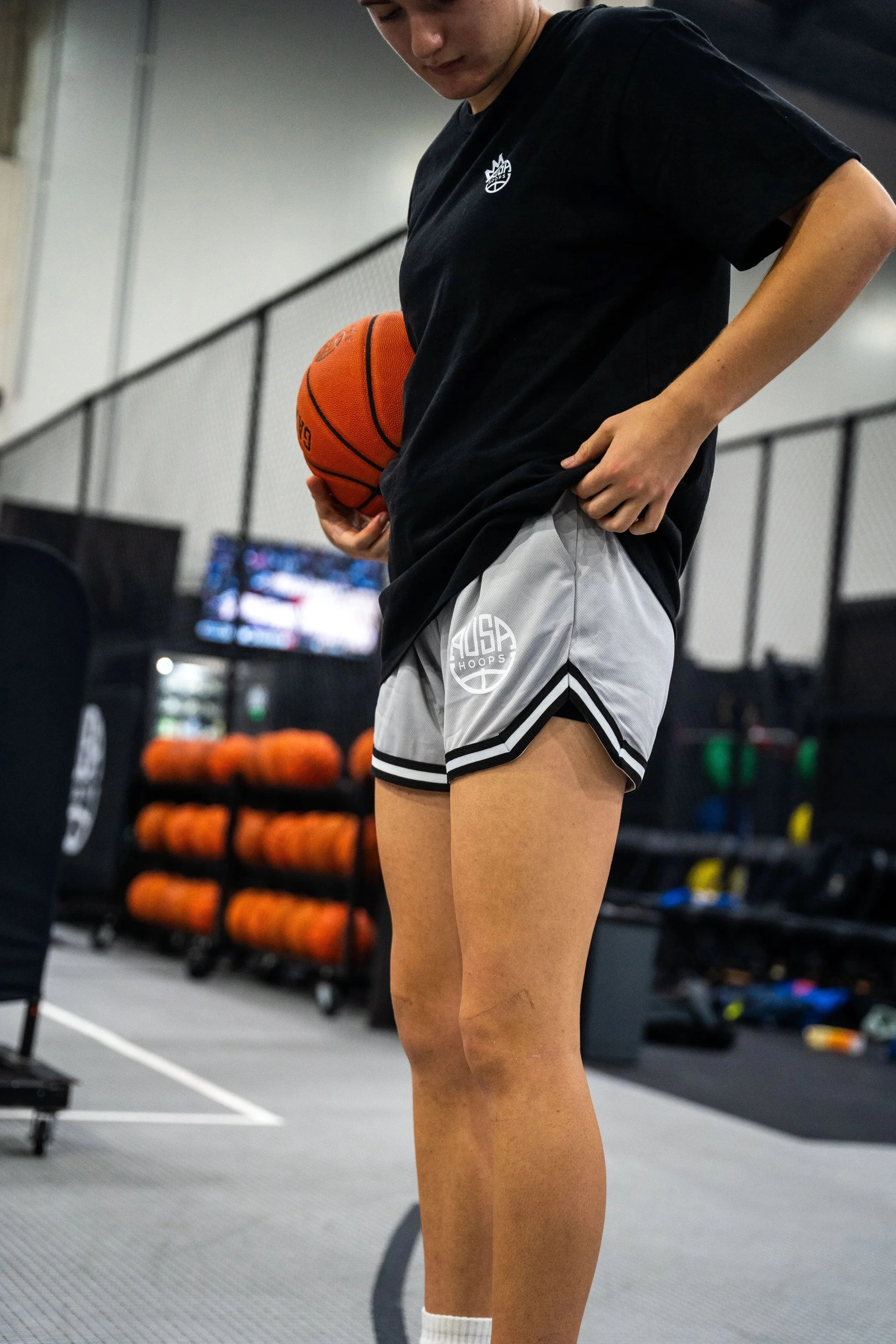 Ausa Short Women.jpeg