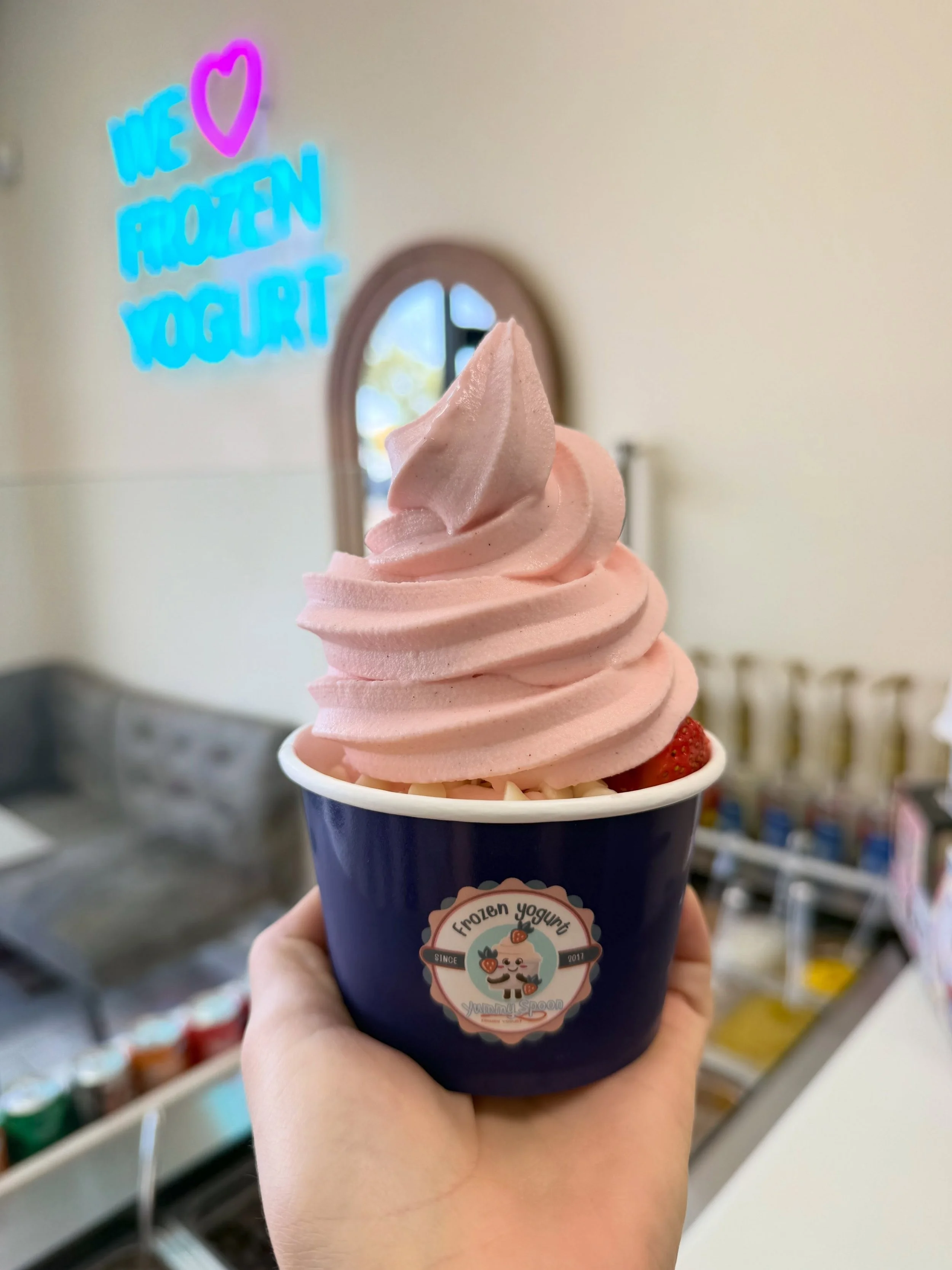 IT&rsquo;S BACK!
Horchata strawberry available for you, for me, and everybody!

#horchata #frozenyogurt #yummyspoon #chulavista