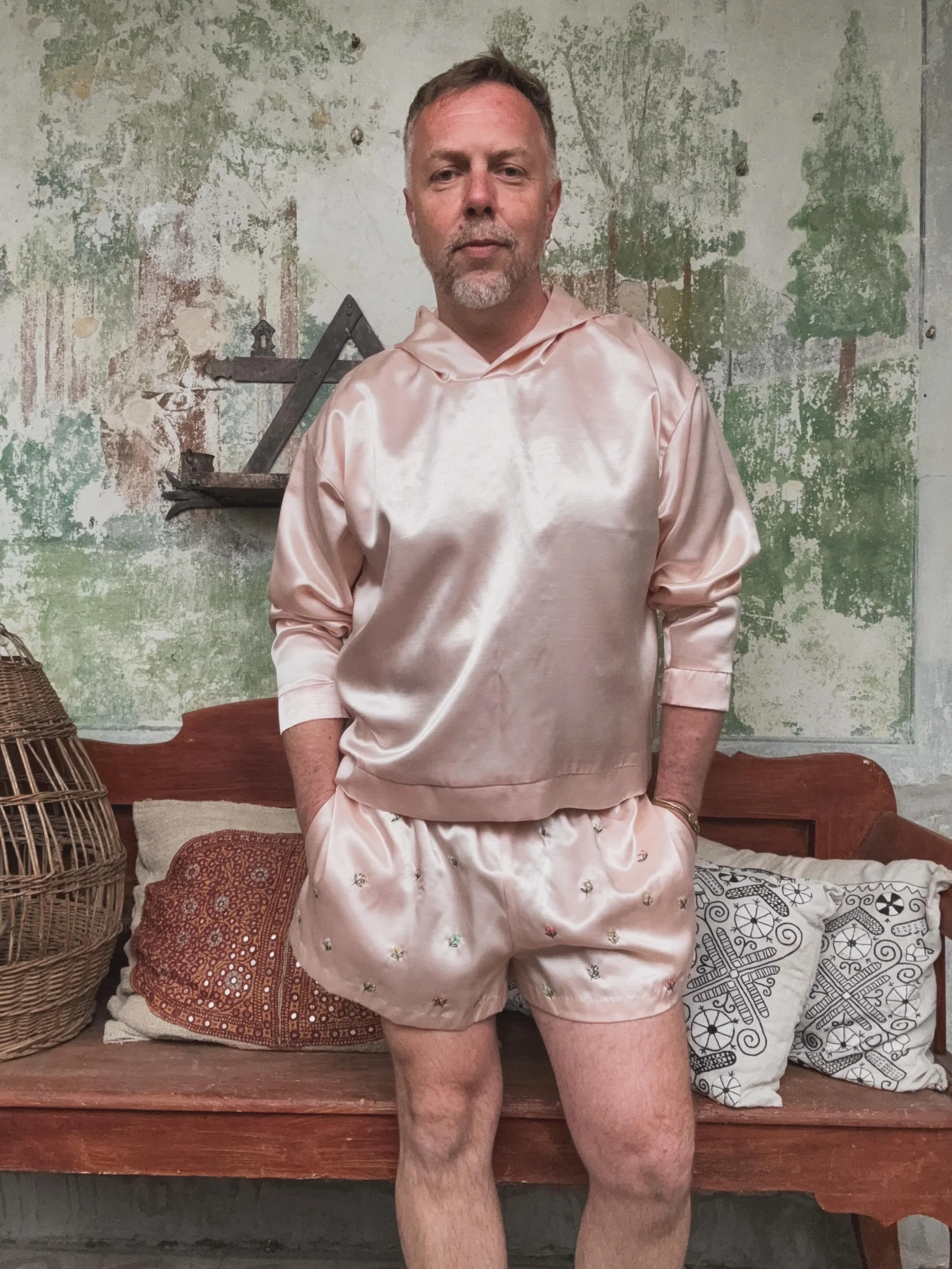 Pink Satin &bull; Amorekisstibi.com