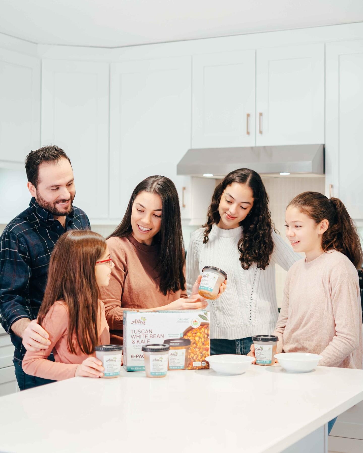 Family time with Allen family foods!💚
-

{Exclusively Available at&nbsp;@costco_canada&nbsp;All Locations 🇨🇦}

-

#Soup&nbsp;#OrganicSoup&nbsp;#PortableSoup&nbsp;#VeganSoup&nbsp;#Soupoftheday&nbsp;#NonGMO&nbsp;#PlantBasedSoup&nbsp;#GoodSoup&nbsp;#