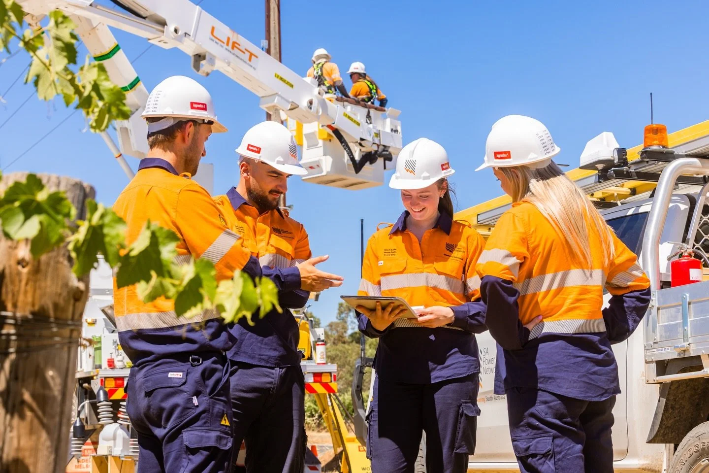 Two days. Countless moments.

A small glimpse into our recent shoot with @sa_powernetworks. Capturing the people and infrastructure that keep SA powered ⚡️💡