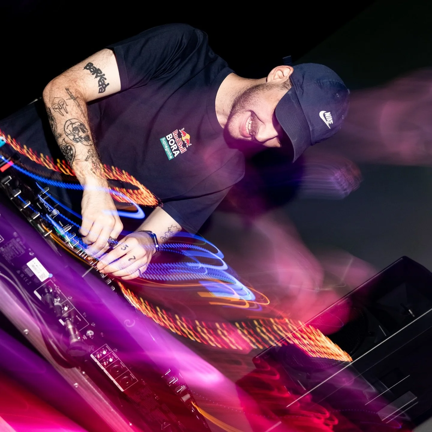 @redbullau last night with @gozwift 🚴&zwj;♀️

@weare_ila @tourdownunder @maap.cc