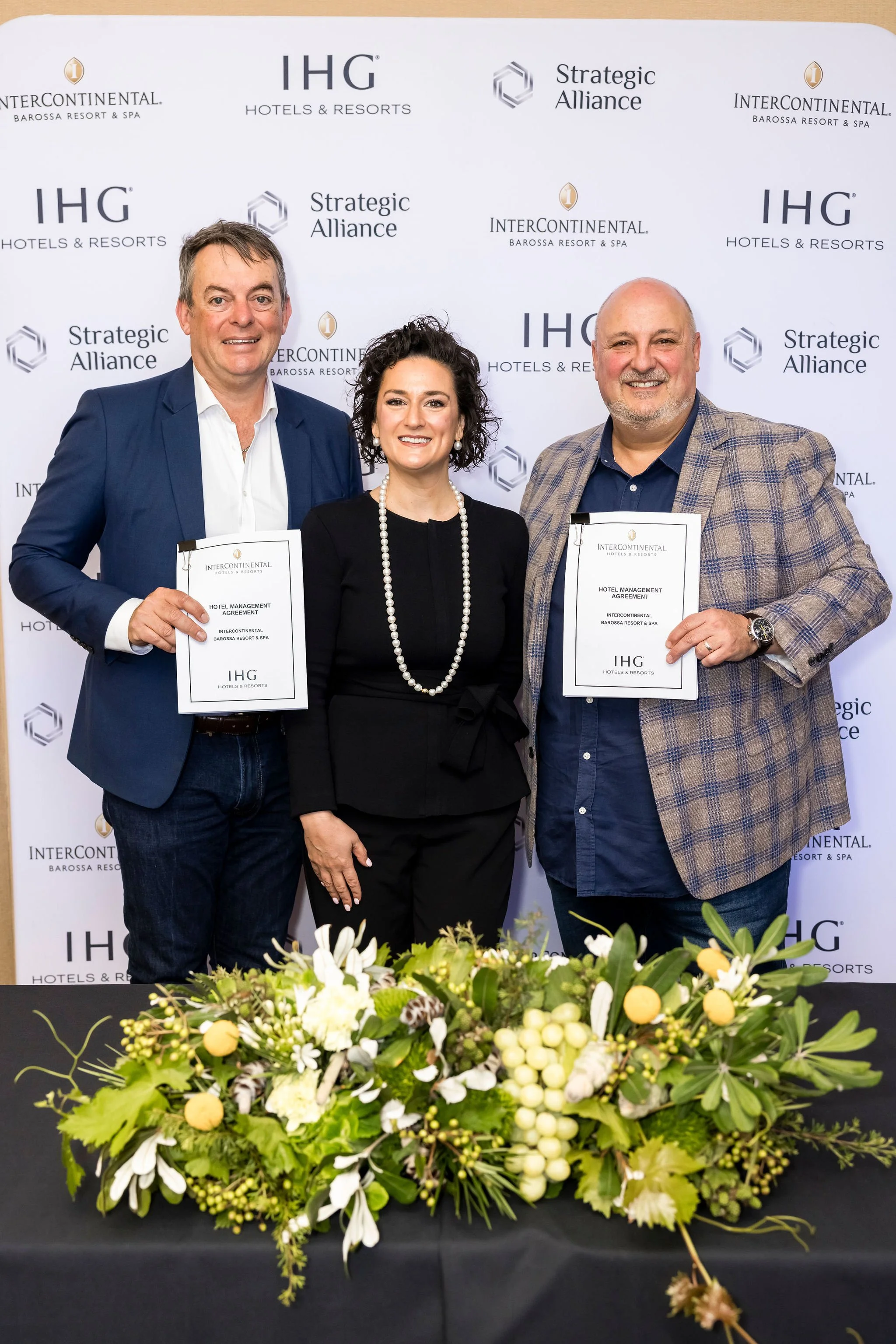 FrankieTheCreative-AdelaidePhotographer-InterContinentalBarossaSigning-46.jpg