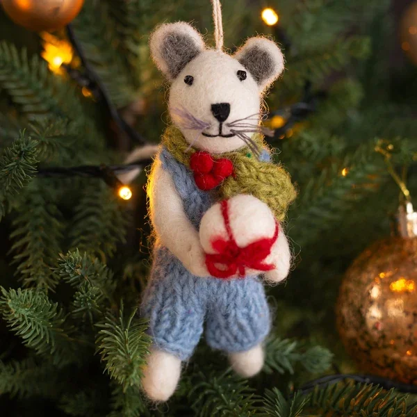 Little Felt Mouse with Gift