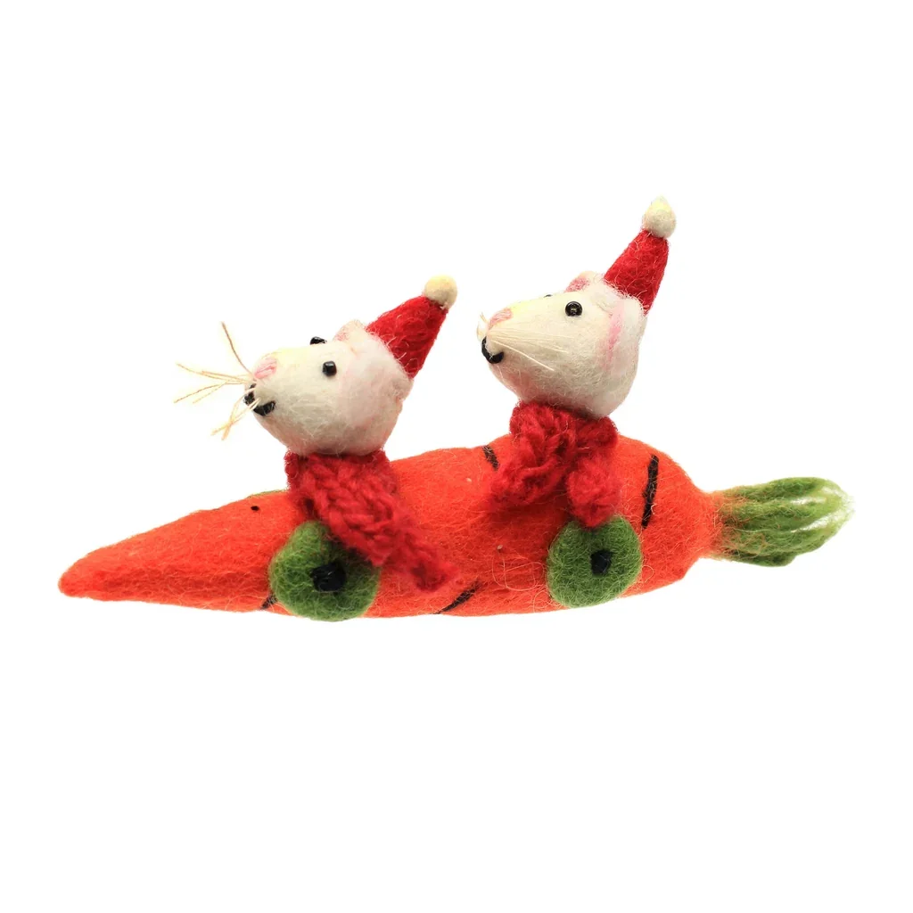 Christmas Carrot Car with Mice