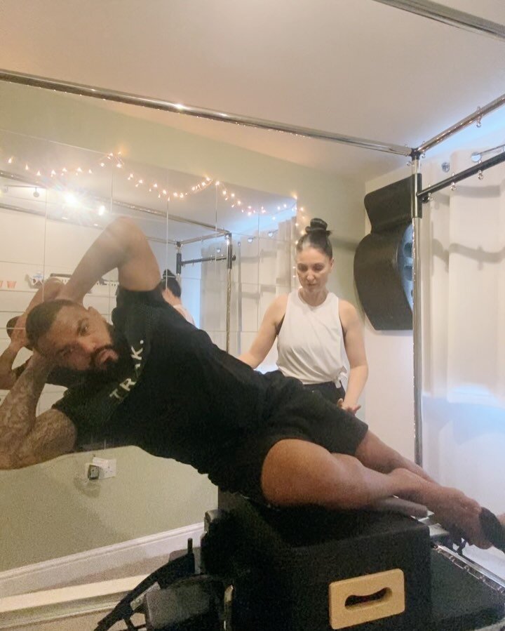 Since returning from the Rugby World Cup in December @kylesinckler main focus in his weekly Pilates sessions has involved a lot of lateral flexion, abdominal/obliques and hip work.

As a tighthead prop on the front row of the scrum, Kyle has to provi