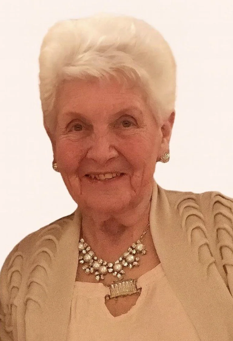 Elizabeth (Lil) Oglesby (née Donoghue)