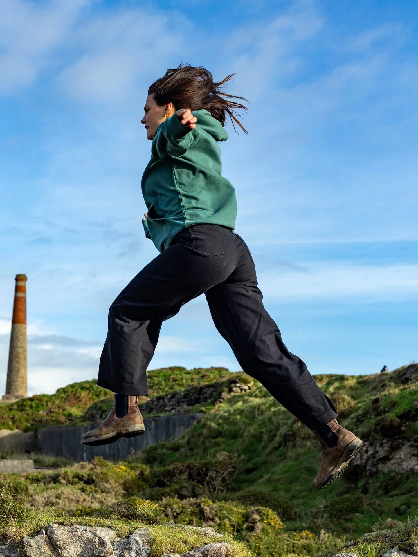 For the adventure seekers 📸🌊

Tara wears our Cornish Mermaid Premium Hoodie in Green Bay (size Medium). Explore the full range of colours online and find your next everyday favourite 🔗

Tag us in your photos using #cornishmermaidandco for a chance