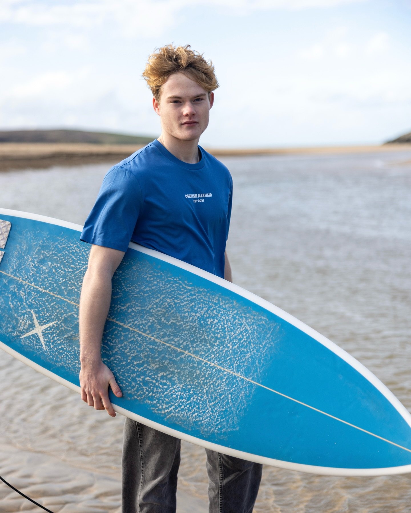 Chasing the waves 🏄🏼&zwj;♂️

Whether you&rsquo;re checking out the surf, strolling along the beach or grabbing that post-surf coffee, this tee will be your next go-to 🌊

Charlie is wearing our Unisex Cornish Mermaid Tee - Mindful Blue in a size La