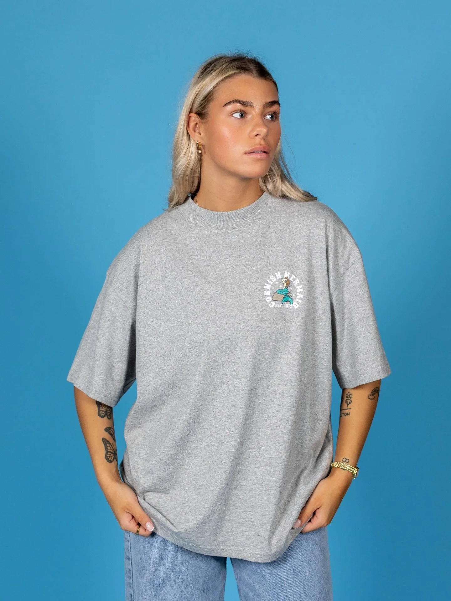 Stylish all year round 🌊

Our Cornish Mermaid Landmark Tee Collection is designed for wild swimmers, surf lovers, coastal souls, and adventure seekers - anyone who feels at home by the water. 

Crafted from 100% cotton with a timeless coastal design