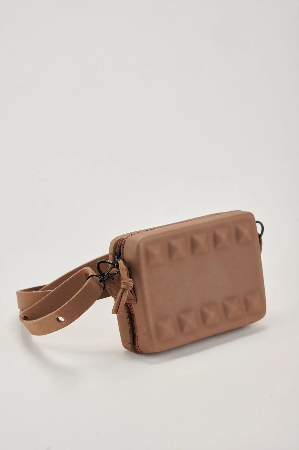 CROSSBODY MIDI pyramide studs