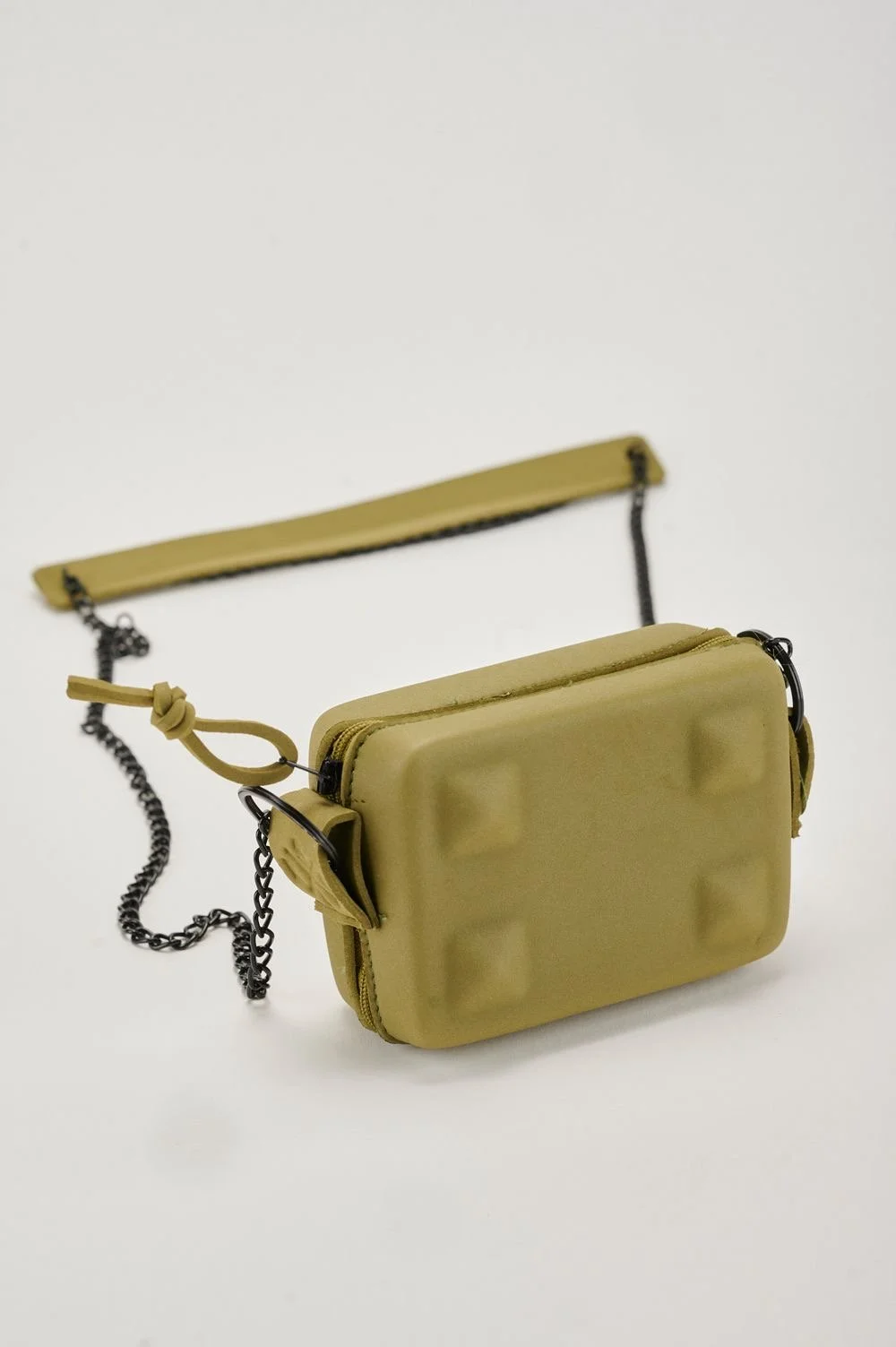 CROSSBODY MICRO pyramide studs