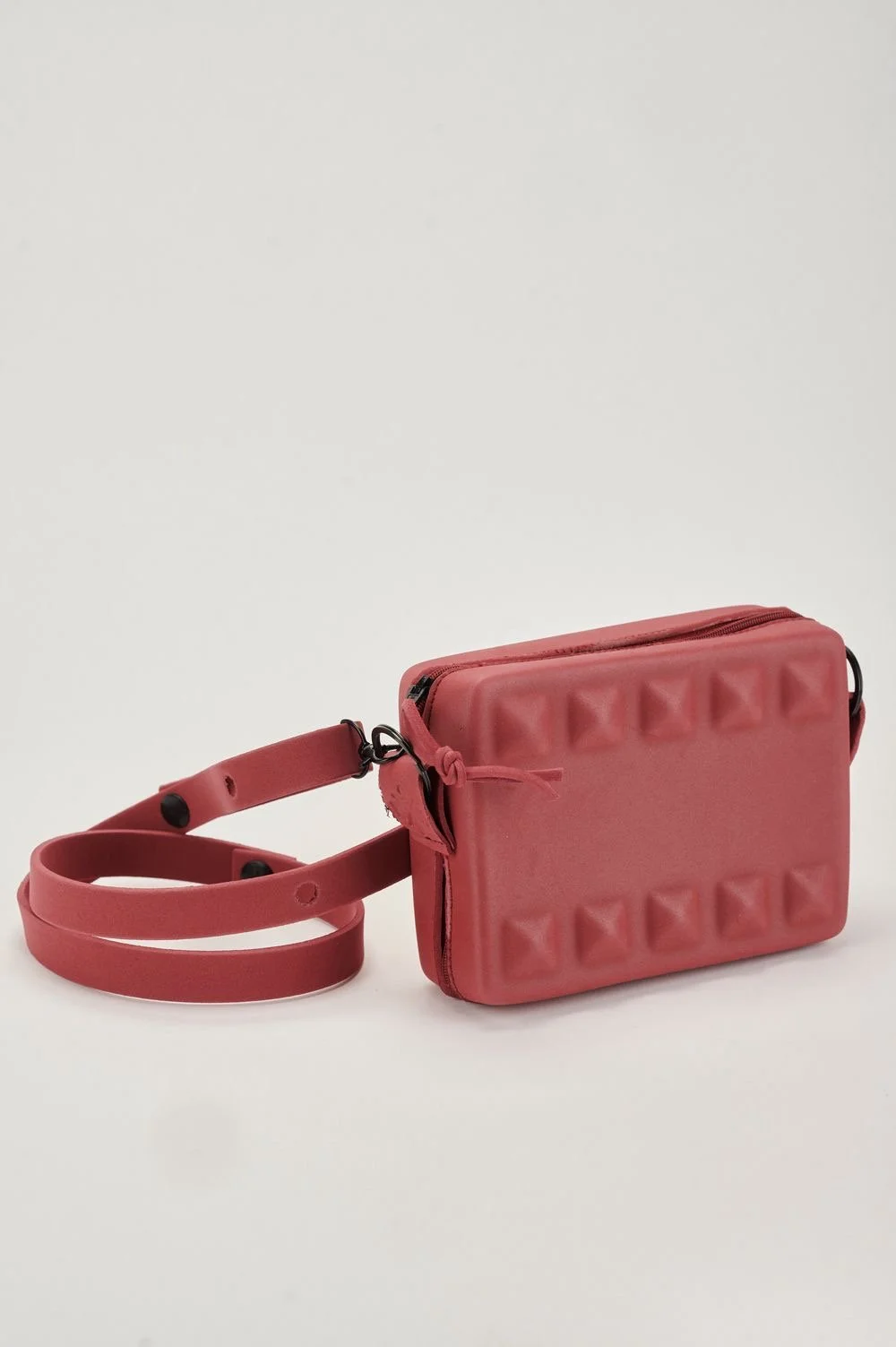 CROSSBODY MIDI pyramide studs