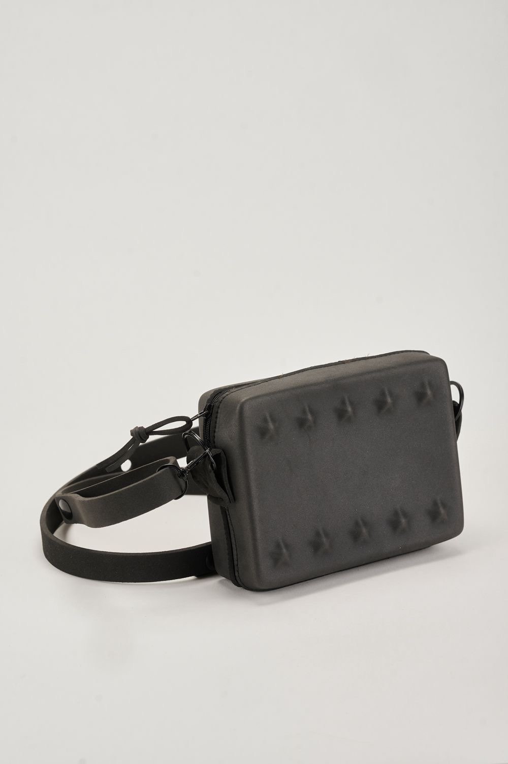 CROSSBODY MIDI pyramide studs