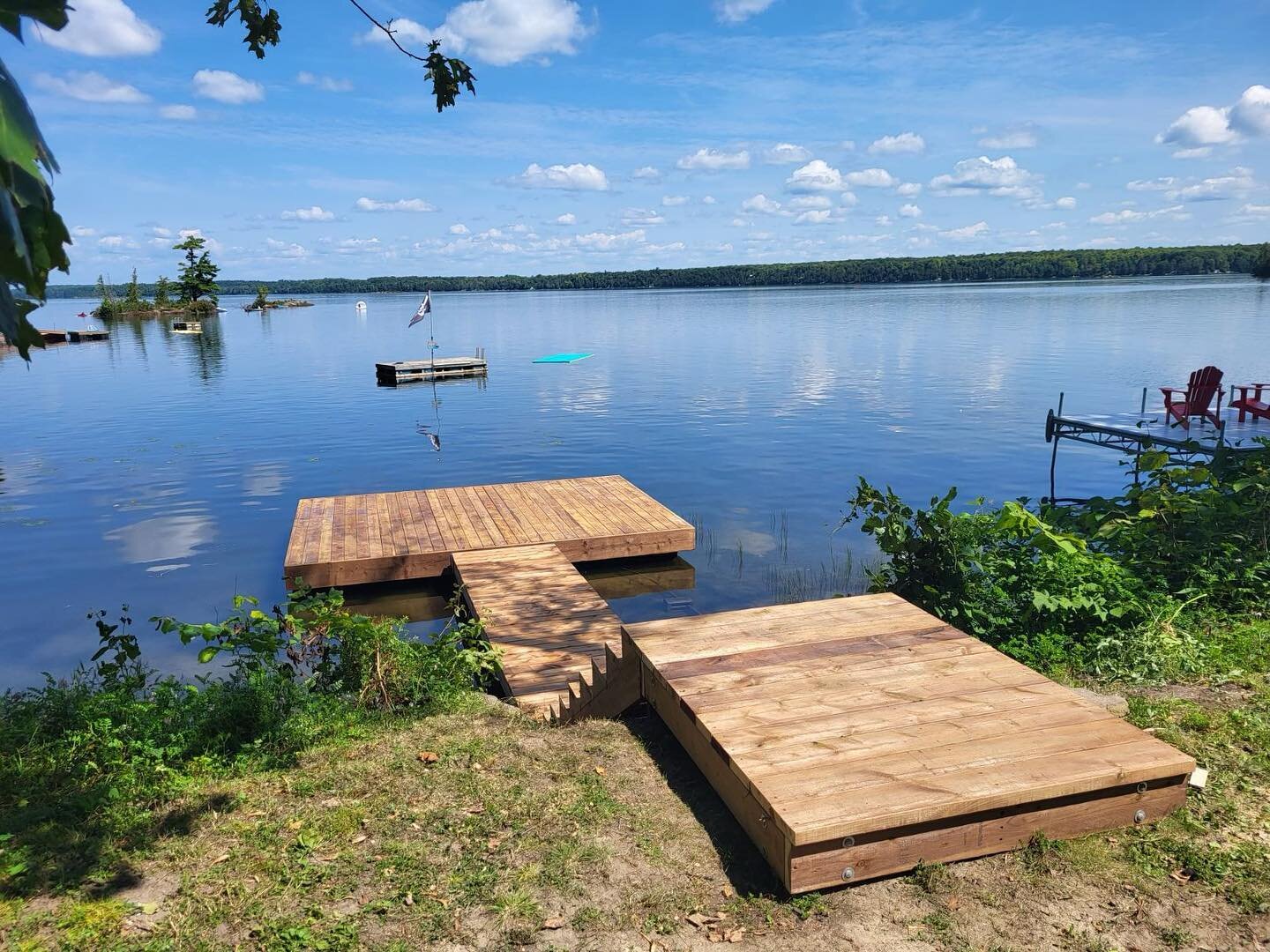 Beauty day on Head Lake! Floating wood dock built and installed by North Country Docks 
#headlake #kawarthalakes #floatingdock #wooddock