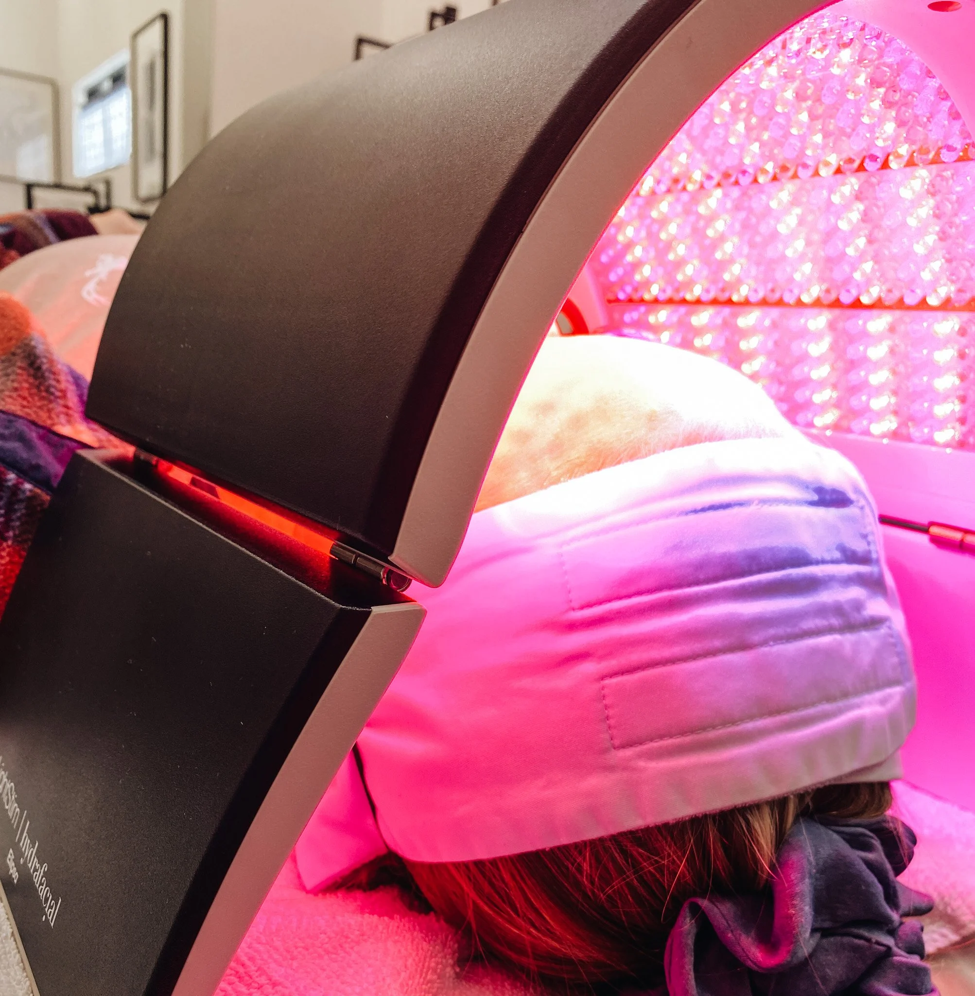 LED LIGHT THERAPY