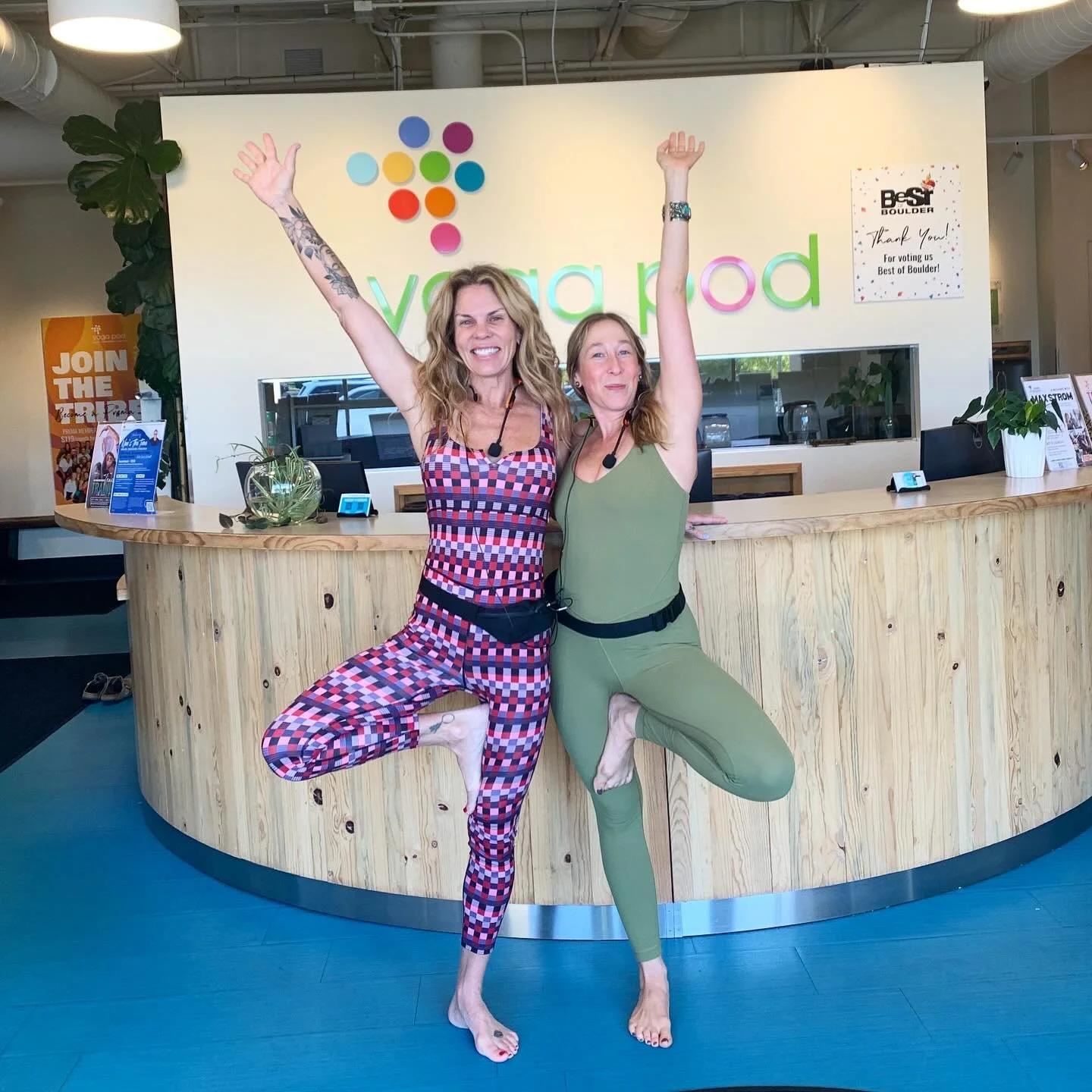 Smiles + Style at the Front Desk 💕 our teachers radiate joy on and off the mat!

@kellybmcconnell @kali_durga 

#yogapodboulder #yogapod #boulderyoga #longmontyoga #yogafam #mindbodyspirit #postclassglow