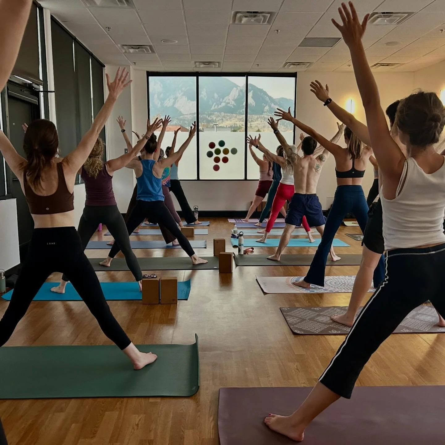 Great shot from podFLOW 2 with @paulawalkeryoga last night at SOBO 🤍

We have to say, our SOBO location has the best views of the Flatirons ⛰️✨

Come in and practice with us this weekend!