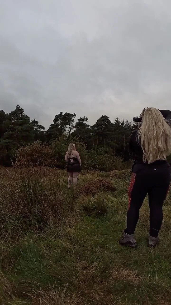 I had and absolute blast photographing Kat this morning for a cheeky and super gorgeous Spicy Outdoor Photoshoot β€οΈ‍π₯
Actually cannot wait to go through what I shot because I know we got some real fucking stunning photos πΈ
I love doing these