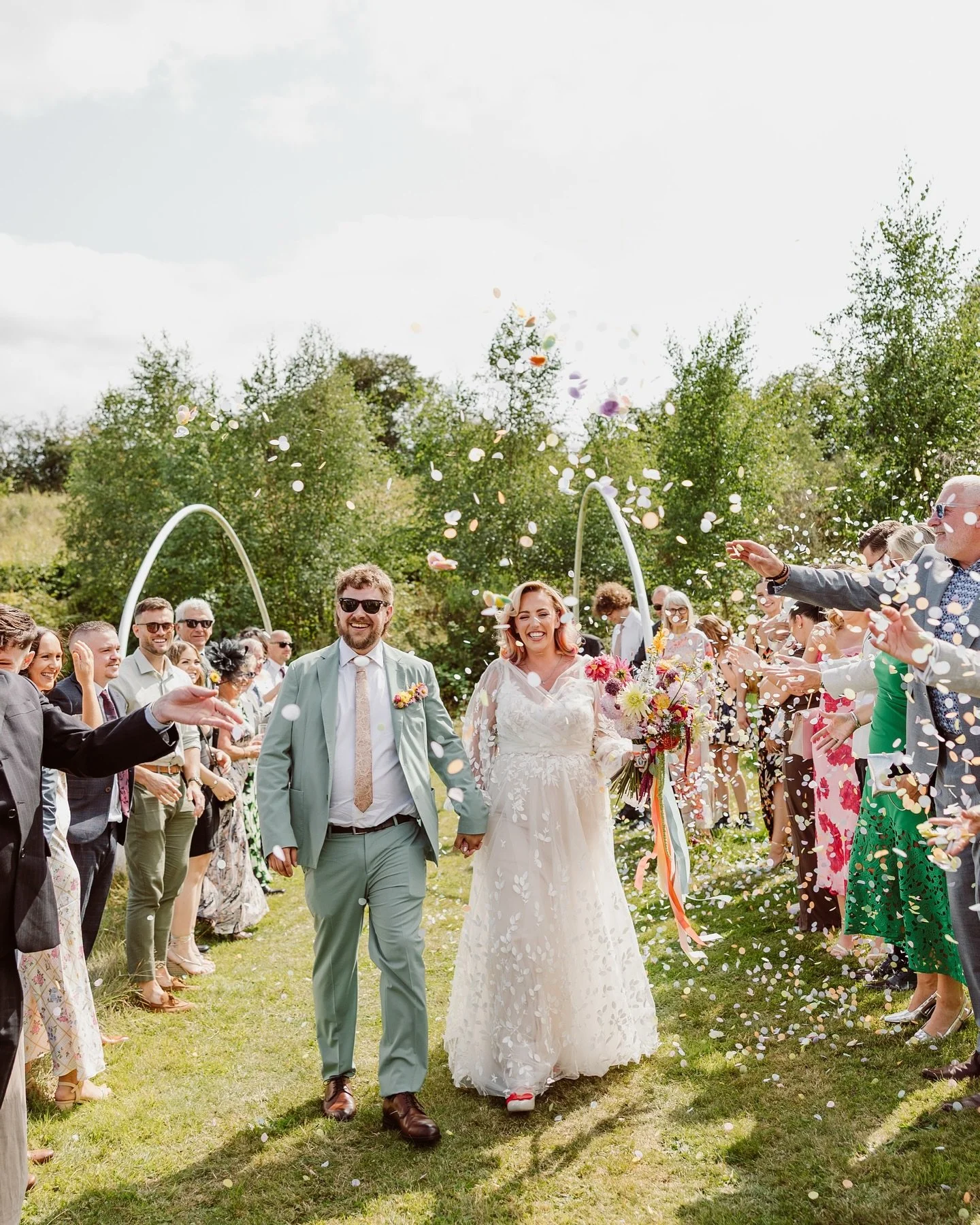 Casey & Ed β¨there wedding was an absolute dream and I was so honoured to photograph their big day.
These photos just show a glimpse of the magic and vibes from their gloriously colourful outdoor & tipi wedding π
But the day started off sup