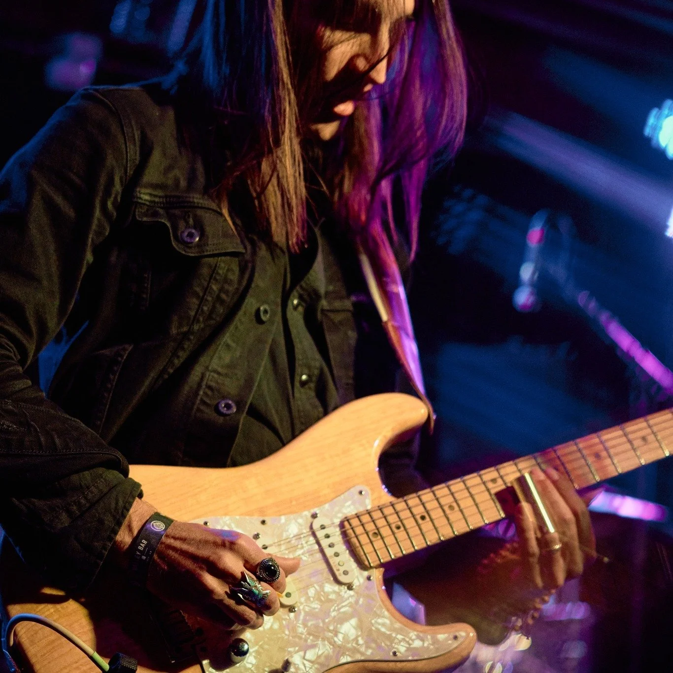 I've been hearing talk that the rain dances are gathering strength and the sky is ready to feed the desert. I'll be playing some fun shows this week. Join if you can. (OCT 8-12)
Wed - @hermosainn  6-9
Thursday - TRIO SHOW @azwildernessdtphx  8-10
Fri