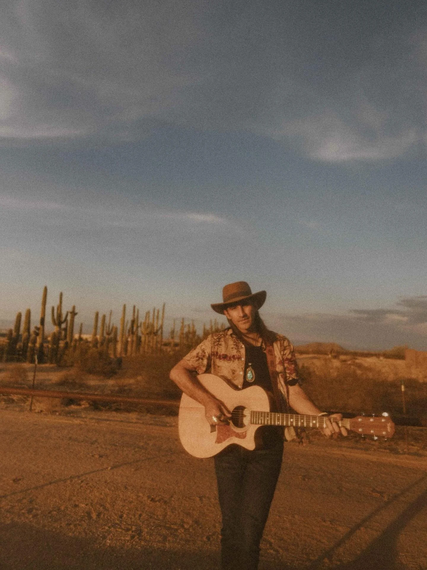 Giggin&rsquo;&hellip; The desert is starting to soften. Come say hello if you&rsquo;re around. (Sept 8-14)

Monday - Corporate 
Tuesday - @copperbluesphx 6-9
Wednesday - @castlehotsprings 6-9:30
Friday - @thevigaz (Park West) 6-9
Saturday - @castleho