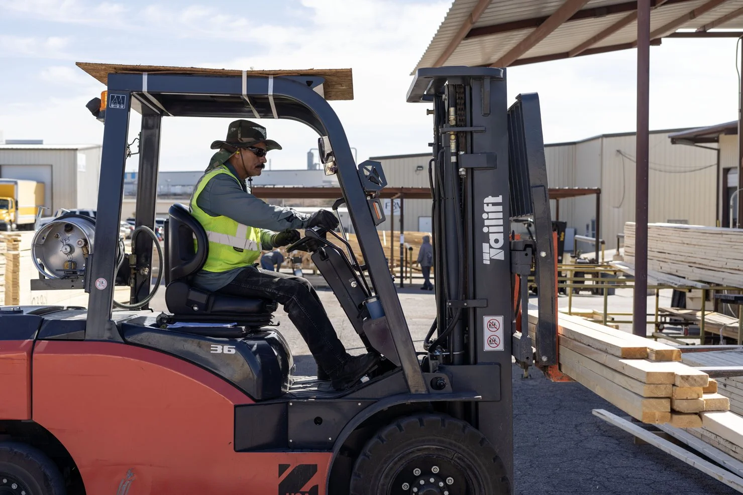 Franklin_Building_Materials_Fork_Lift_2.jpg