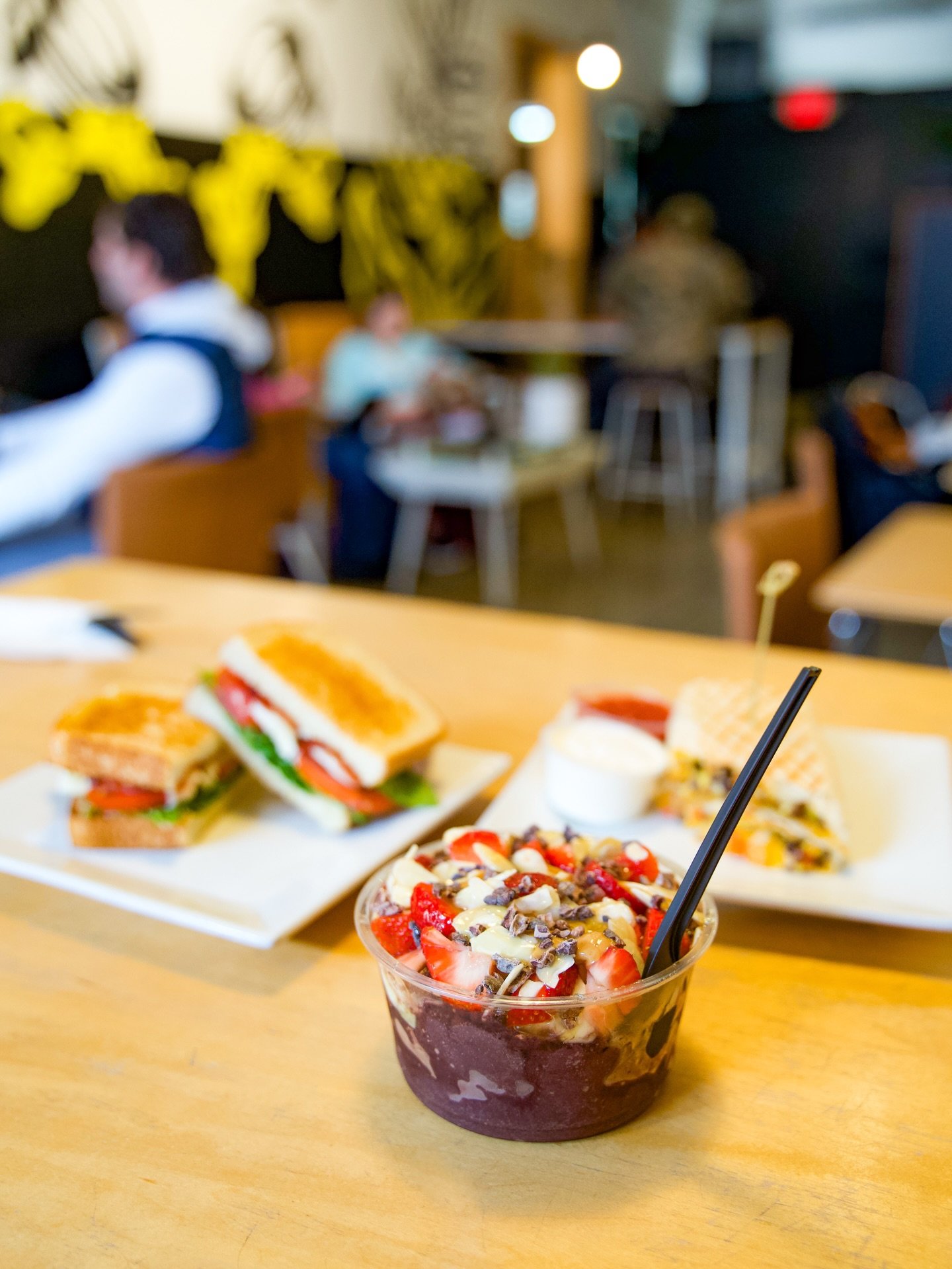 That afternoon slump doesn&rsquo;t stand a chance. 🥣✨

Meet the BomBom Acai Bowl at Honest Coffee &mdash; the star of the show and your new favorite pick-me-up. With its rich a&ccedil;a&iacute; base, fresh fruit, crunchy granola goodness, the BomBom