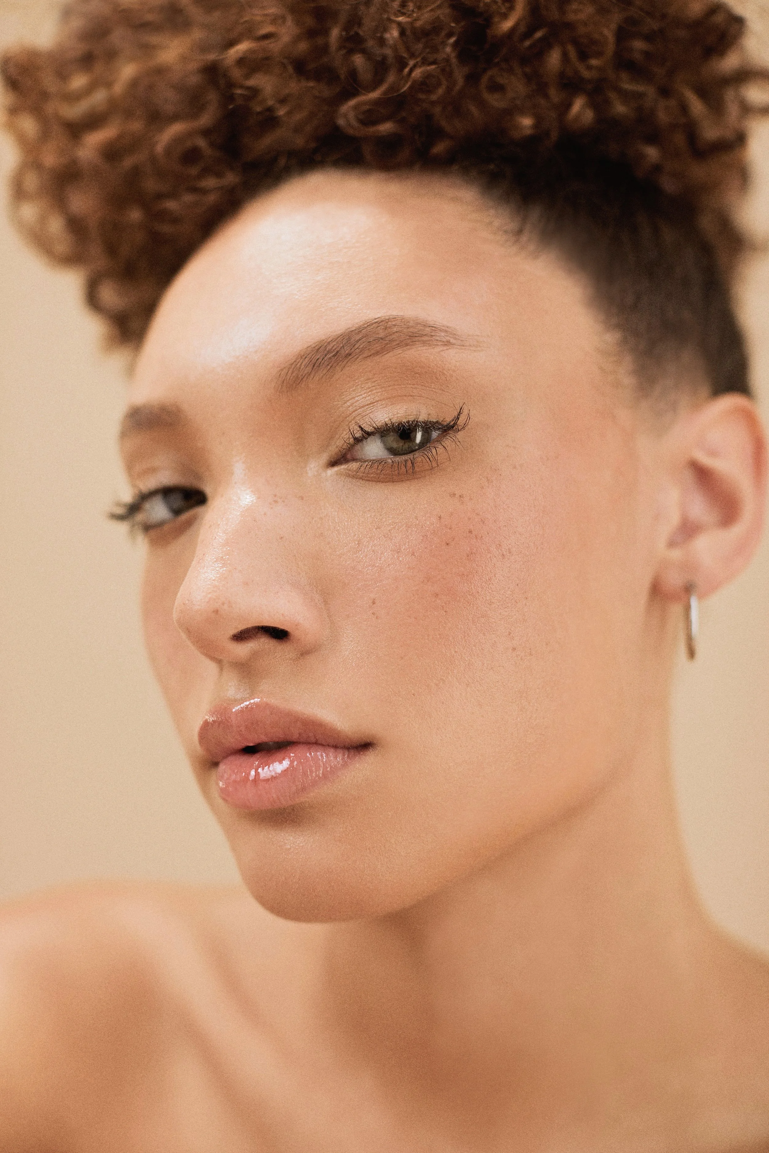 Model: Gabriella Wilkins
Agency @elitemodelworld / @womenmanagementla
Rep @autumn_cr
Photgrapher: @heyvanessablack
Hair & Makeup by @alainabarbagiovanni
1st AC @geebose
Retouching by @kat.hoelck