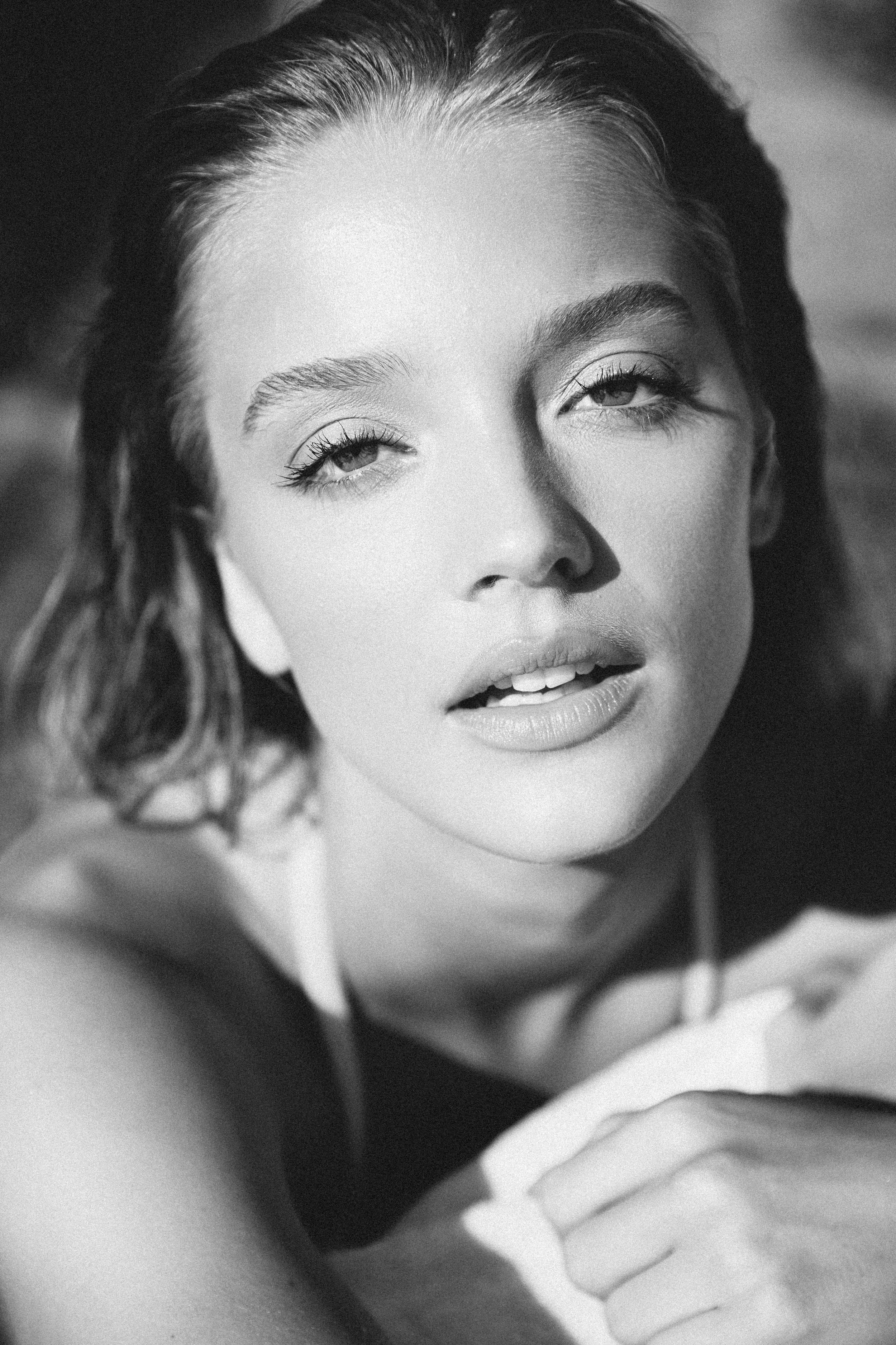 Model: @mawwwieee
Photographed By: @phiaphotography
Makeup By: @alainabarbagiovanni