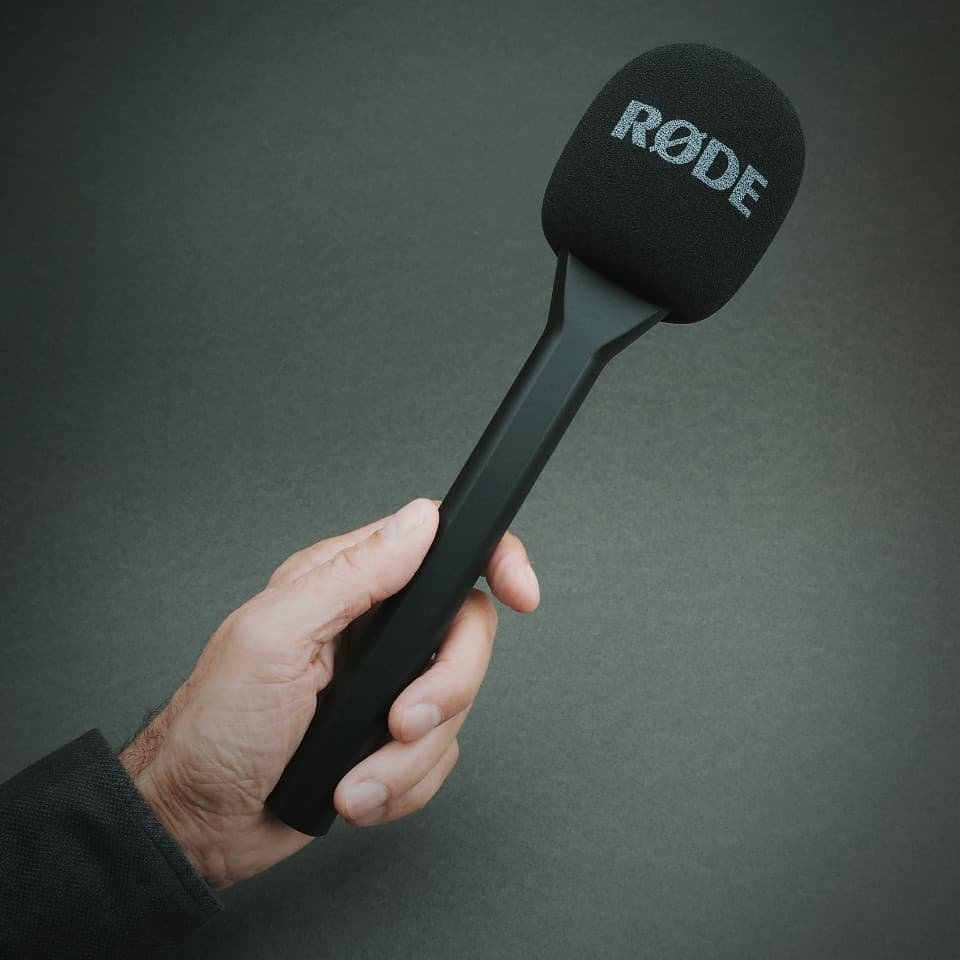 Rode Interview GO - Best handle adapter for mobile journalism reporting with the Wireless GO transmitters