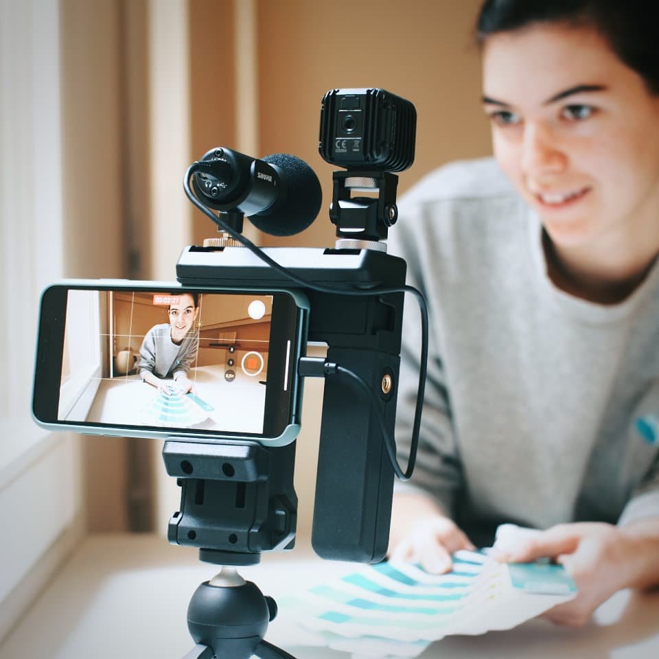 Shoulderpod G2 - The professional smartphone video grip
