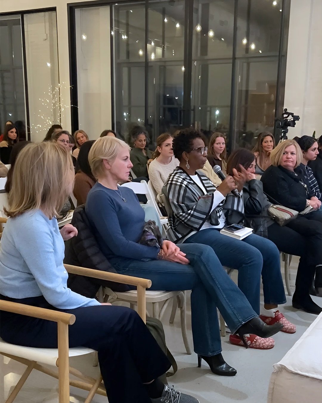 First Stop Loopwell! We were honored to launch @ethankross national book tour- Shift. Managing your emotions so they don’t manage you. As a neuroscientist, psychologist, and Director of the Emotion & Self-Control Lab at University of (4).jpg