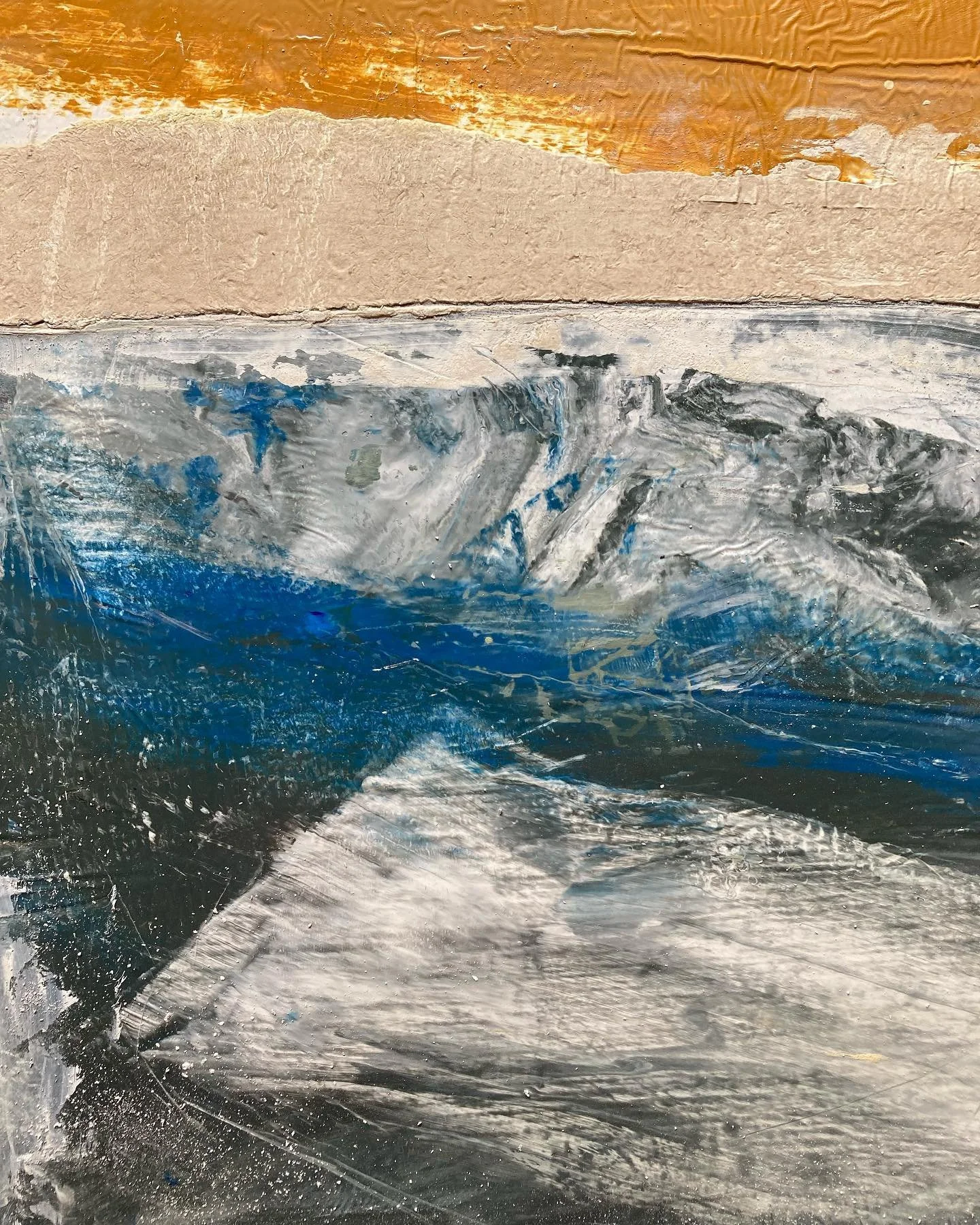 Cold wax, oils and dust on wooden panel - part of todays adventuring #abstract #art #abstractart #abstarctartist #artprocess #artinthemaking #artforinteriors #artjourney #artistsoninstagram #suffolkart #suffolkartists  #oilpainting #coldwaxandoilpain