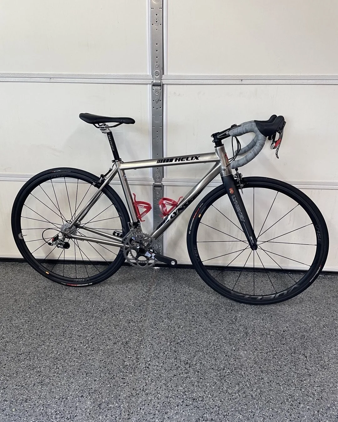 Complete build of the titanium road bike
