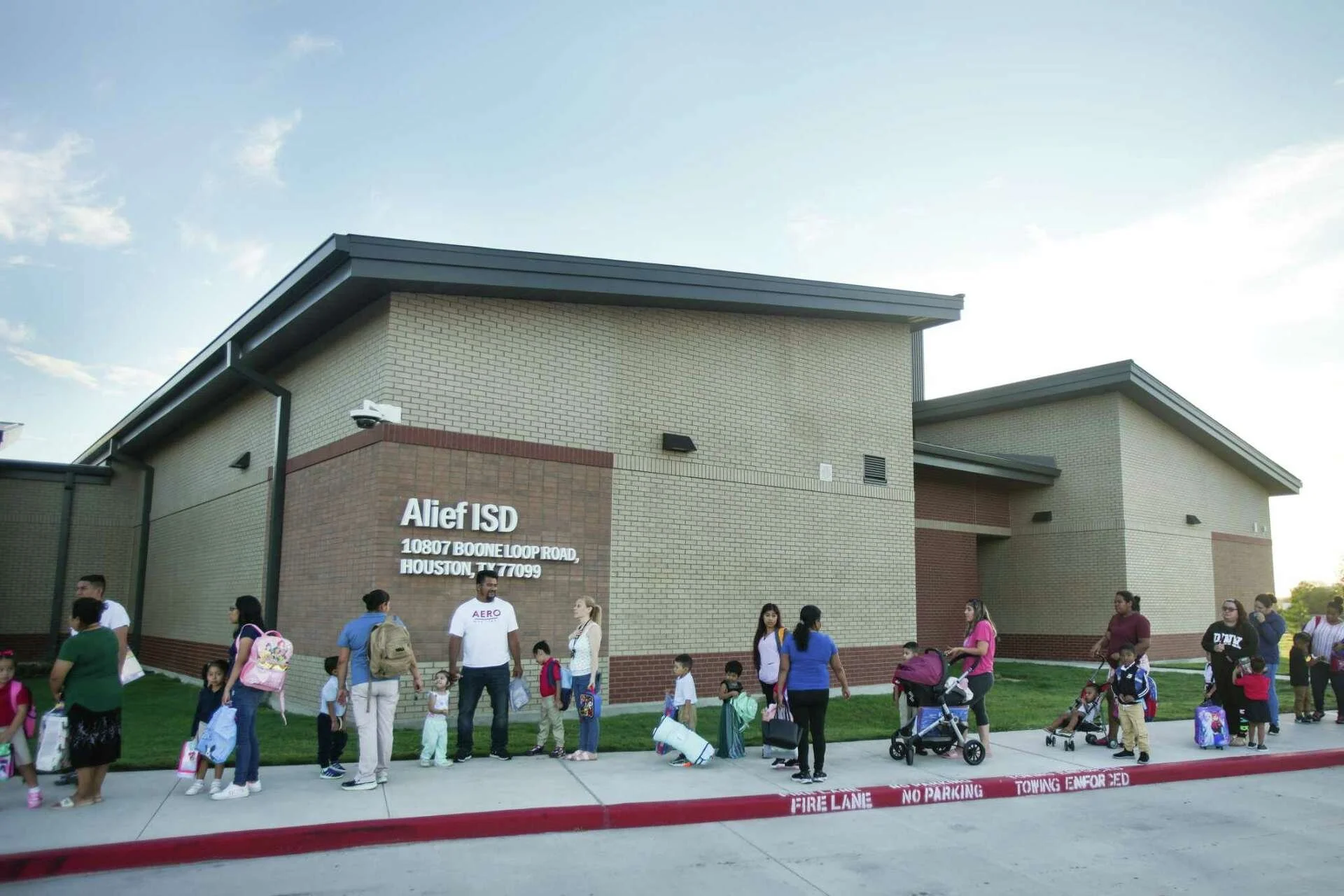Alief ISD Partners with Groundwork Outreach to Reach 1,100 Families Who Missed Enrollment&nbsp;