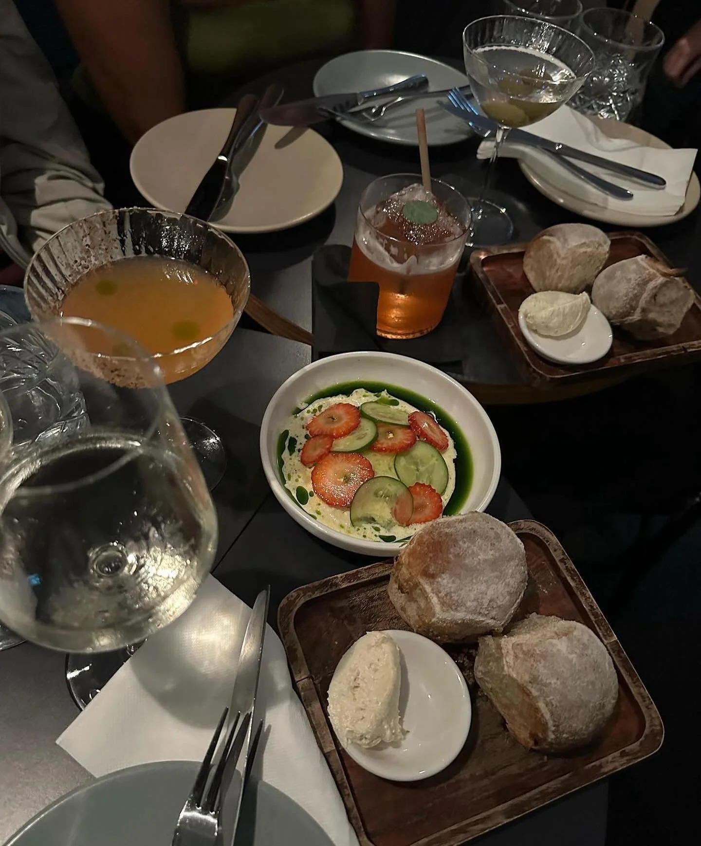 Strawberries are in season 🍓which means the return of our OG Burrata, back on the menu. 👌🏾 SPRING. Available from 4pm.