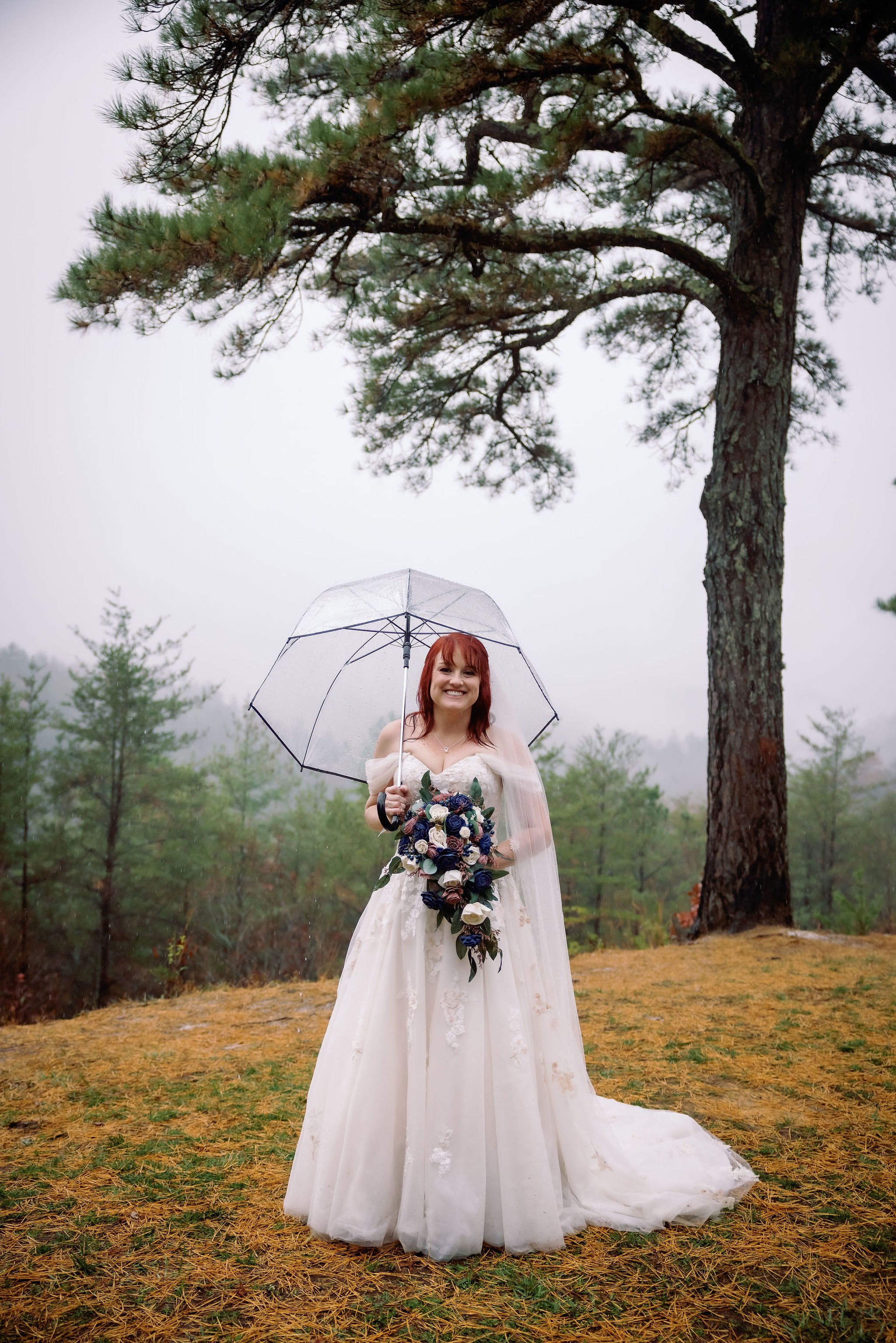 Gatlinburg-wedding-photographers-rainy-wedding-photos-bridal