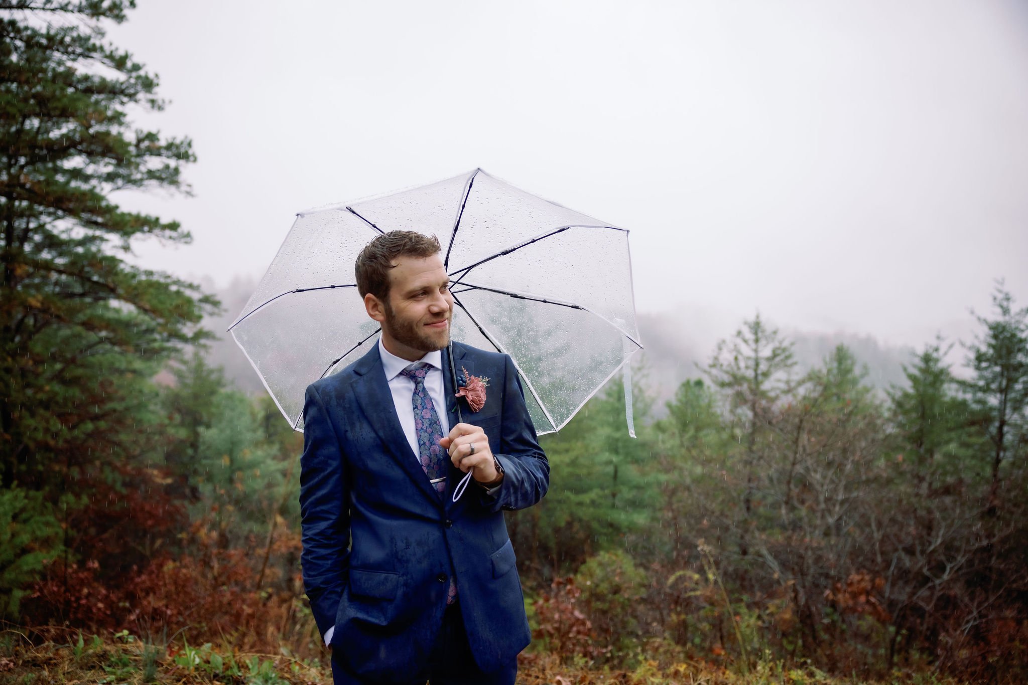 Gatlinburg-wedding-photographers-rainy-wedding-photos-mountain-wedding