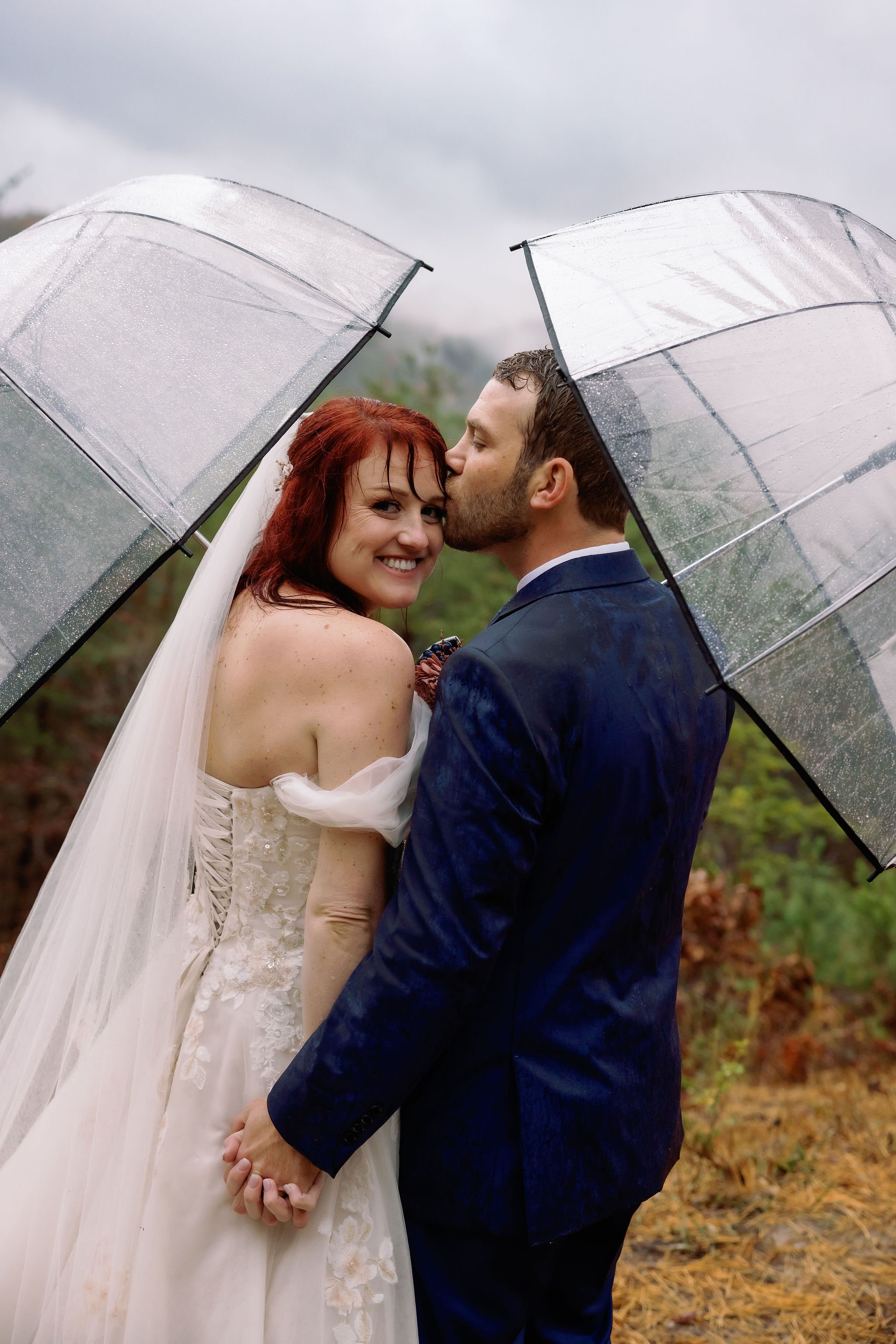 Gatlinburg-wedding-photographers-rainy-wedding-photos