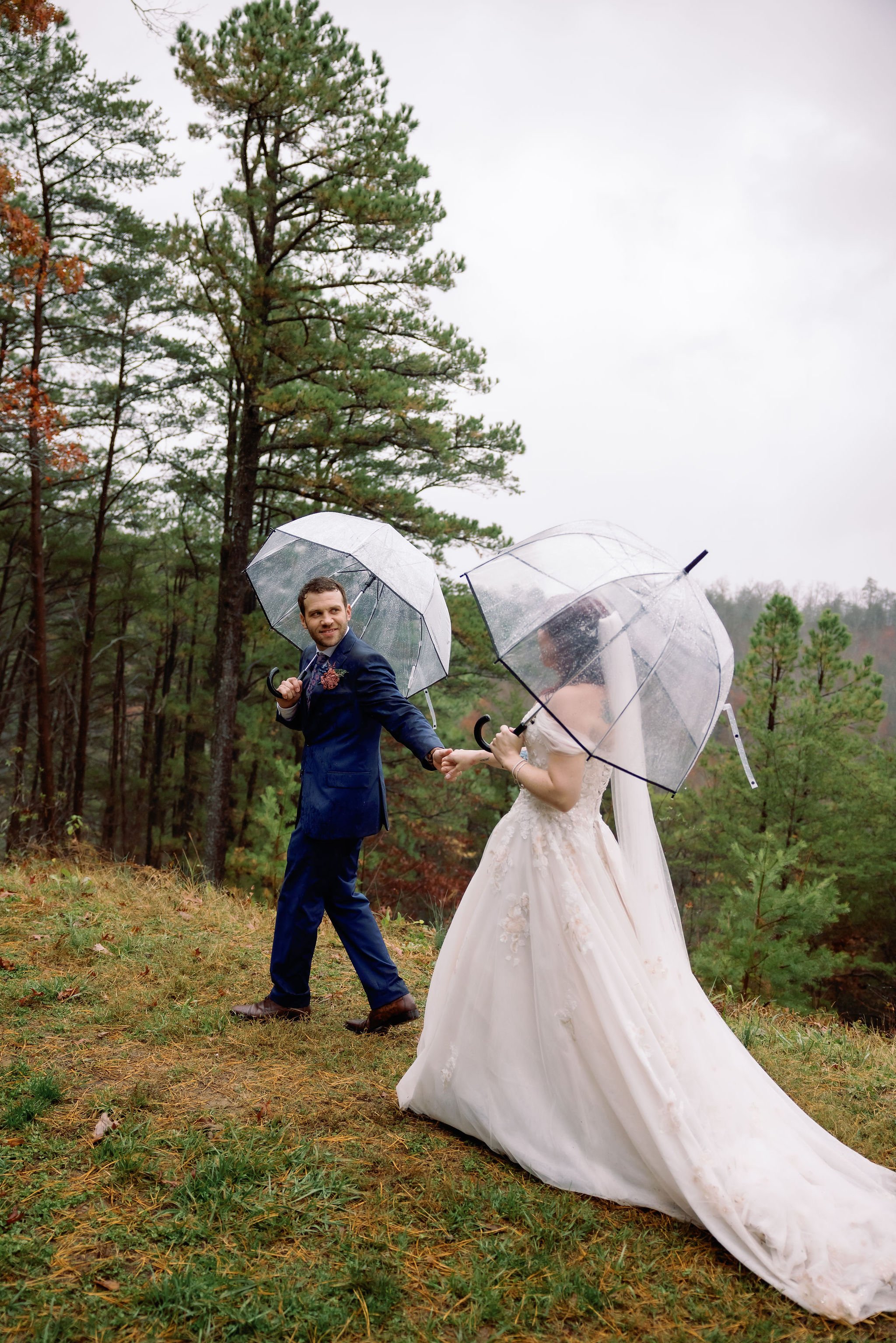Gatlinburg-wedding-photographers-rainy-wedding-photos-portraits