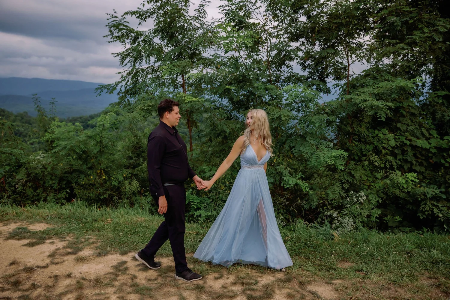 Engagement Photo Poses With Gatlinburg Photographer  Lauren Reeves  Photography