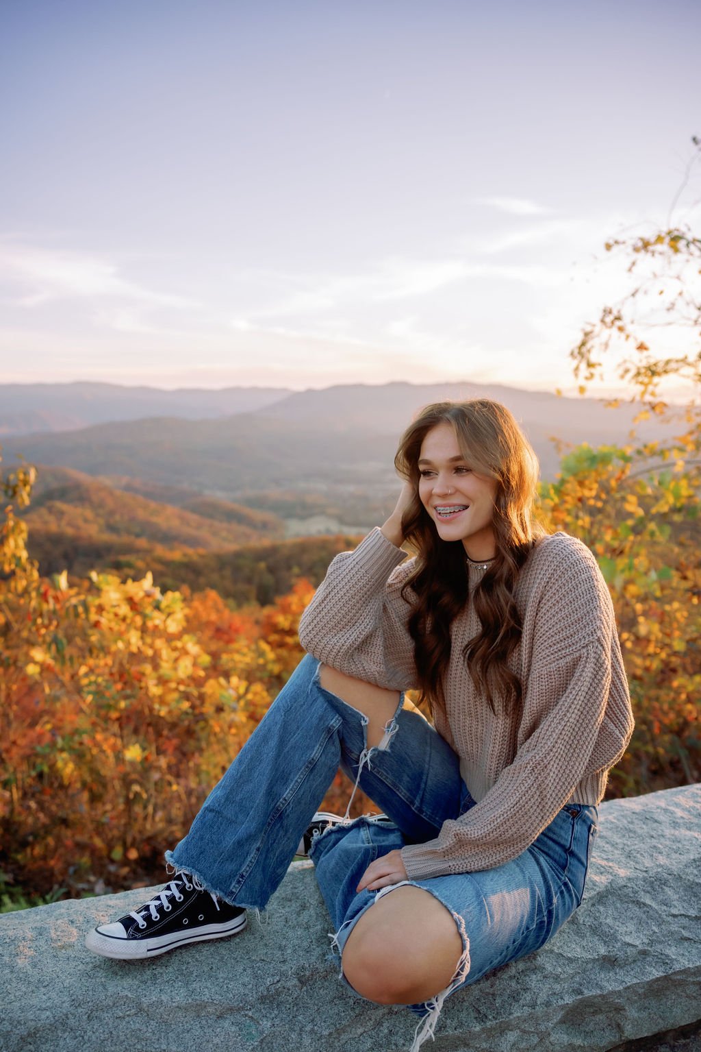 Fall-Senior-Pictures-In-the-Foothills-parkway