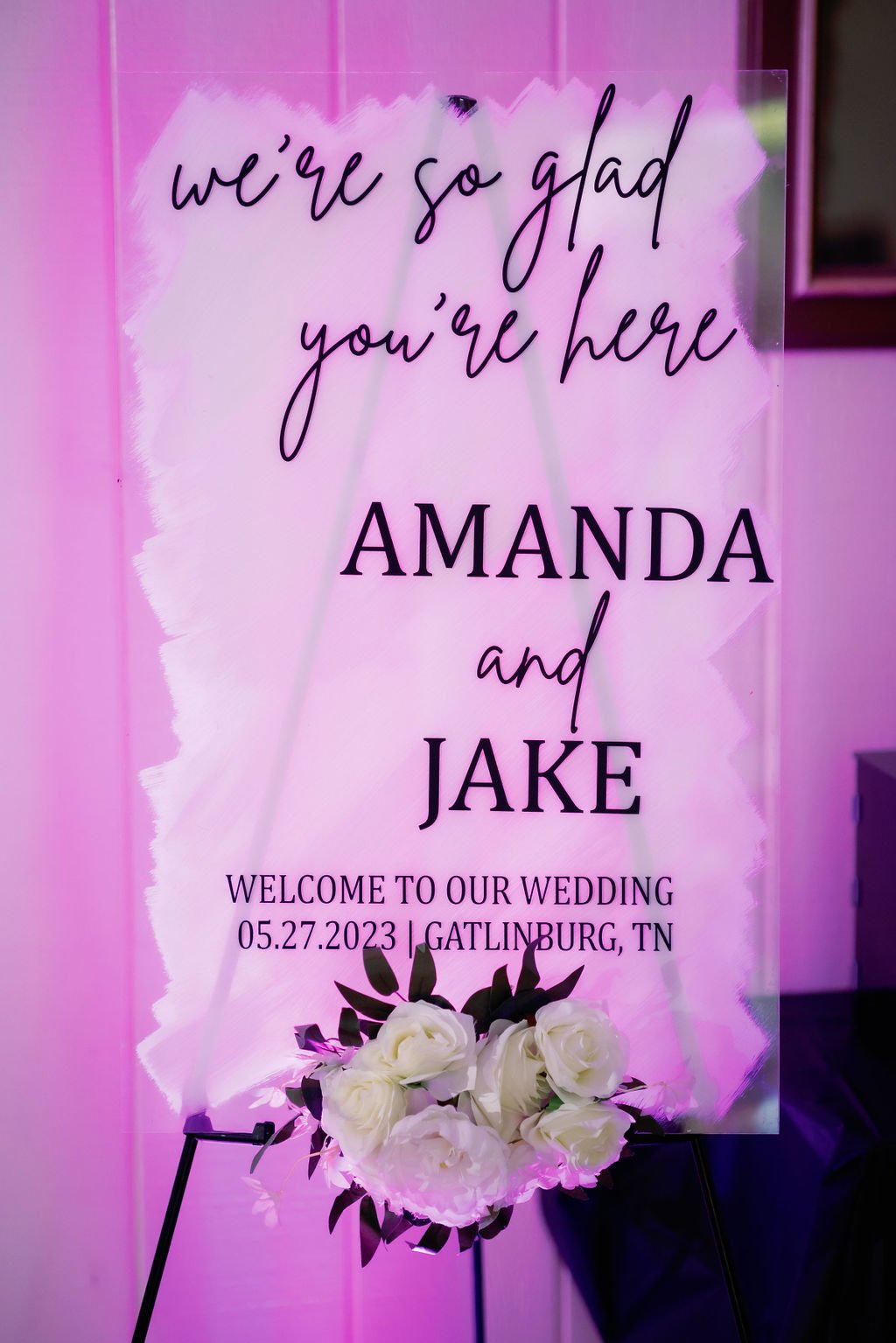 Gatlinburg-Wedding-Ceremony-Tips-wedding-signage