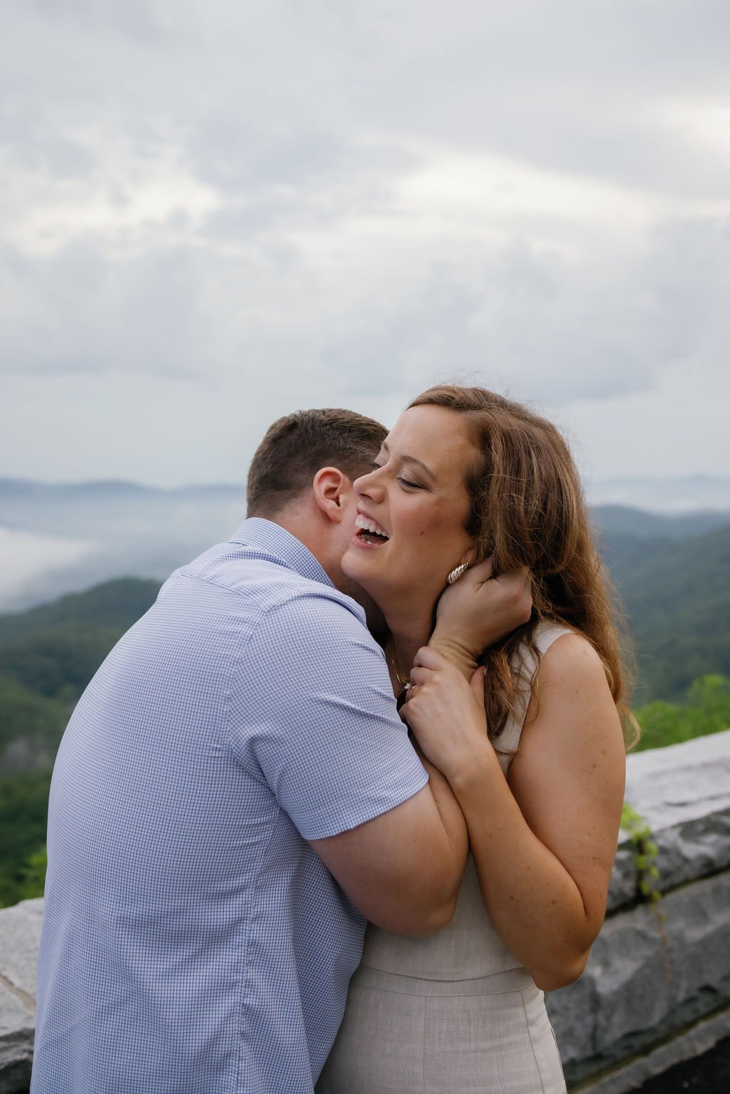 gatlinburg-photographer-smoky-mountain-engagement-photos-couple-laughing