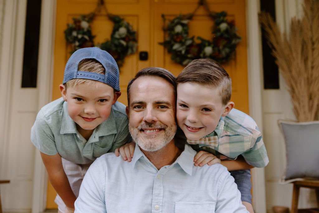 photographers-in-gatlinburg-tn-in-home-photos-in-maryville-tn-family-father-with-sons